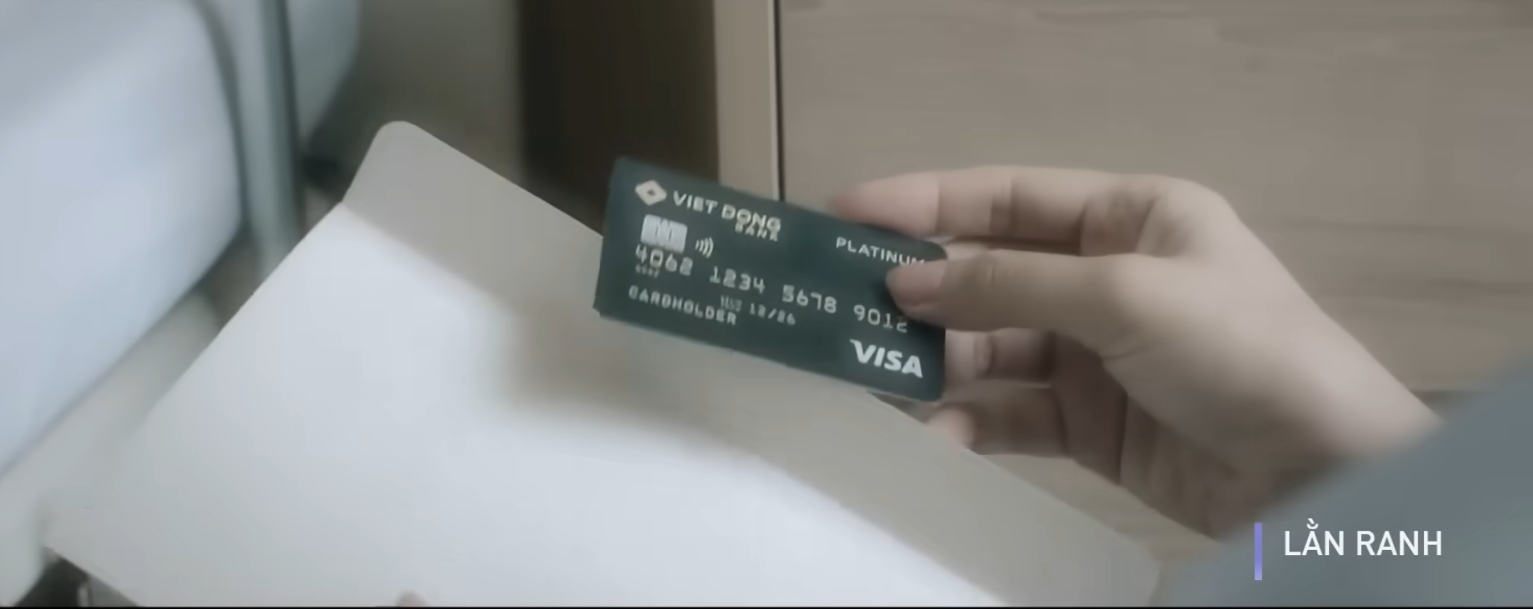 Khắc và Thu Huyền trong một phân cảnh của phim Lằn ranh.
