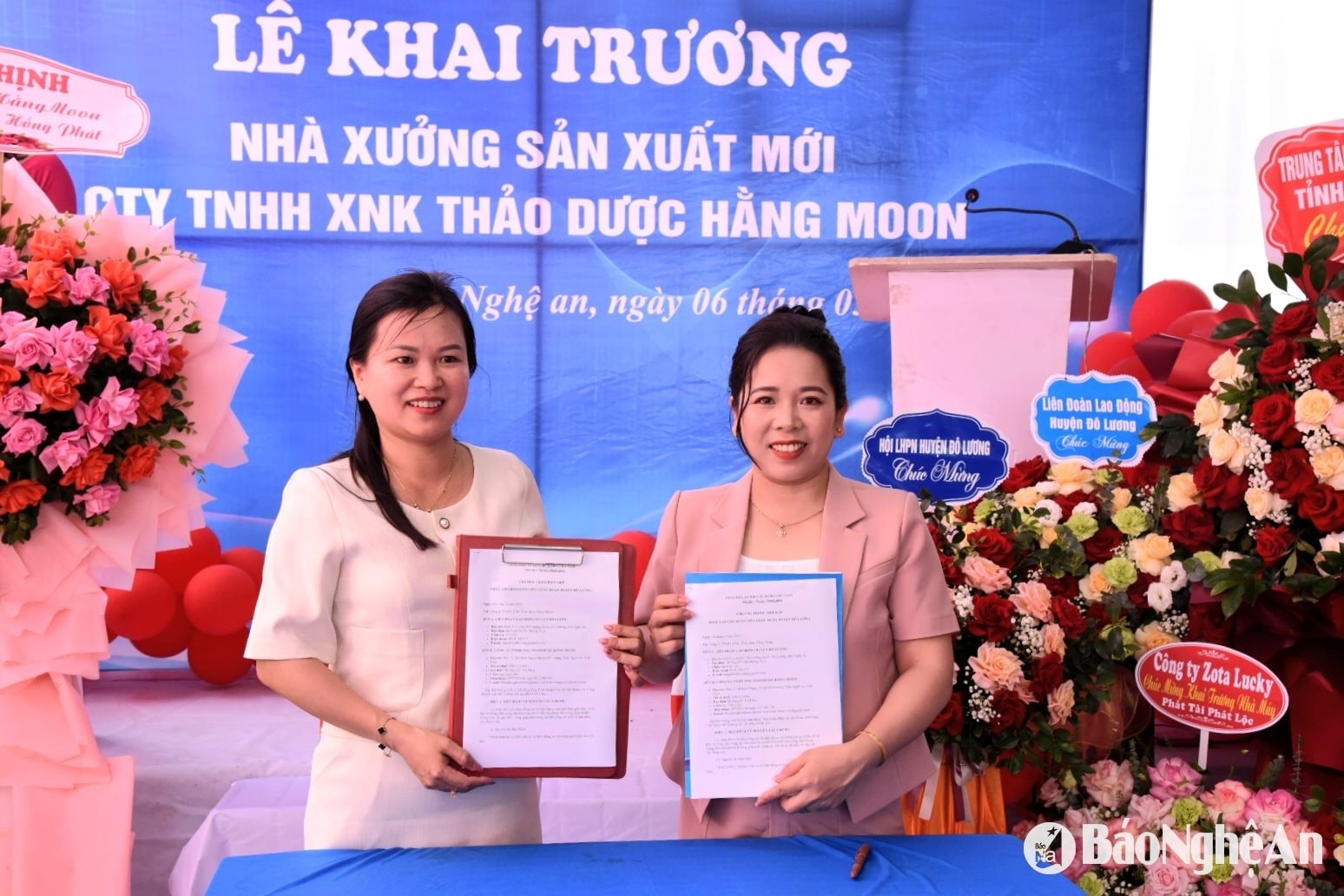 会社代表とドゥルオン地区労働組合連合は、組合員の福祉に関する誓約書に署名した。写真 - HT