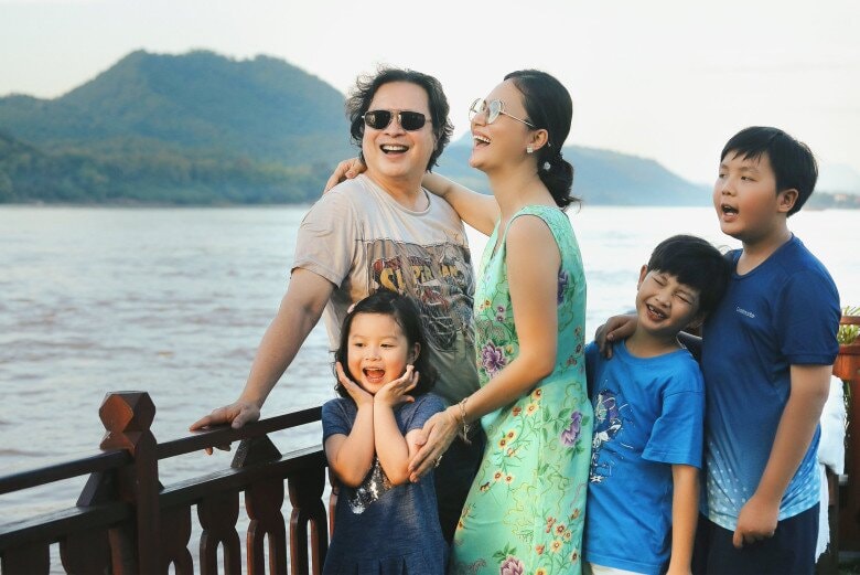 Vợ chồng Đỗ Thị Hải Yến và các con.