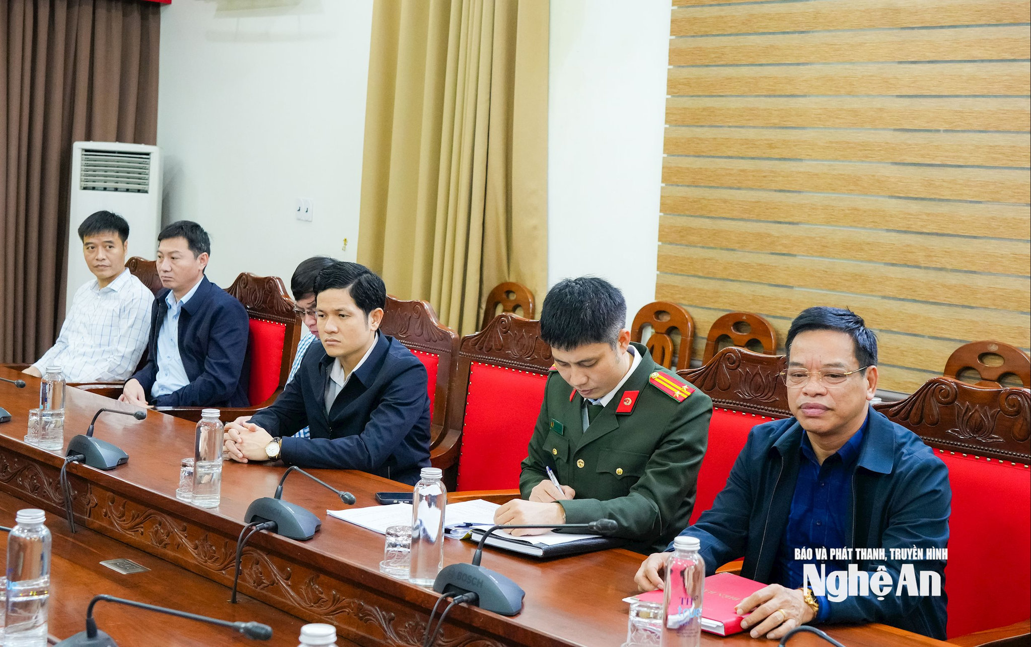 Các đại biểu tham dự điểm cầu Nghệ An. Ảnh: T