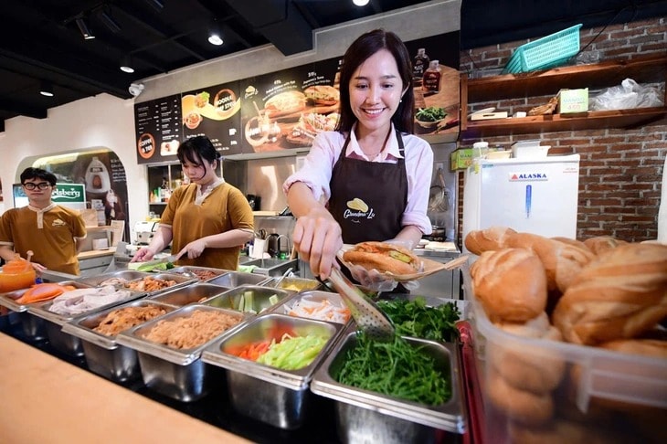 वित्त मंत्रालय ने व्यावसायिक घरानों के लिए कर योग्य राजस्व सीमा बढ़ाने का प्रस्ताव रखा है - फोटो - क्वांग दीन्ह