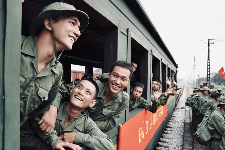 Mưa Đỏ gặt hái thành công không nằm ngoài dự đoán của giới chuyên môn và người yêu điện ảnh.