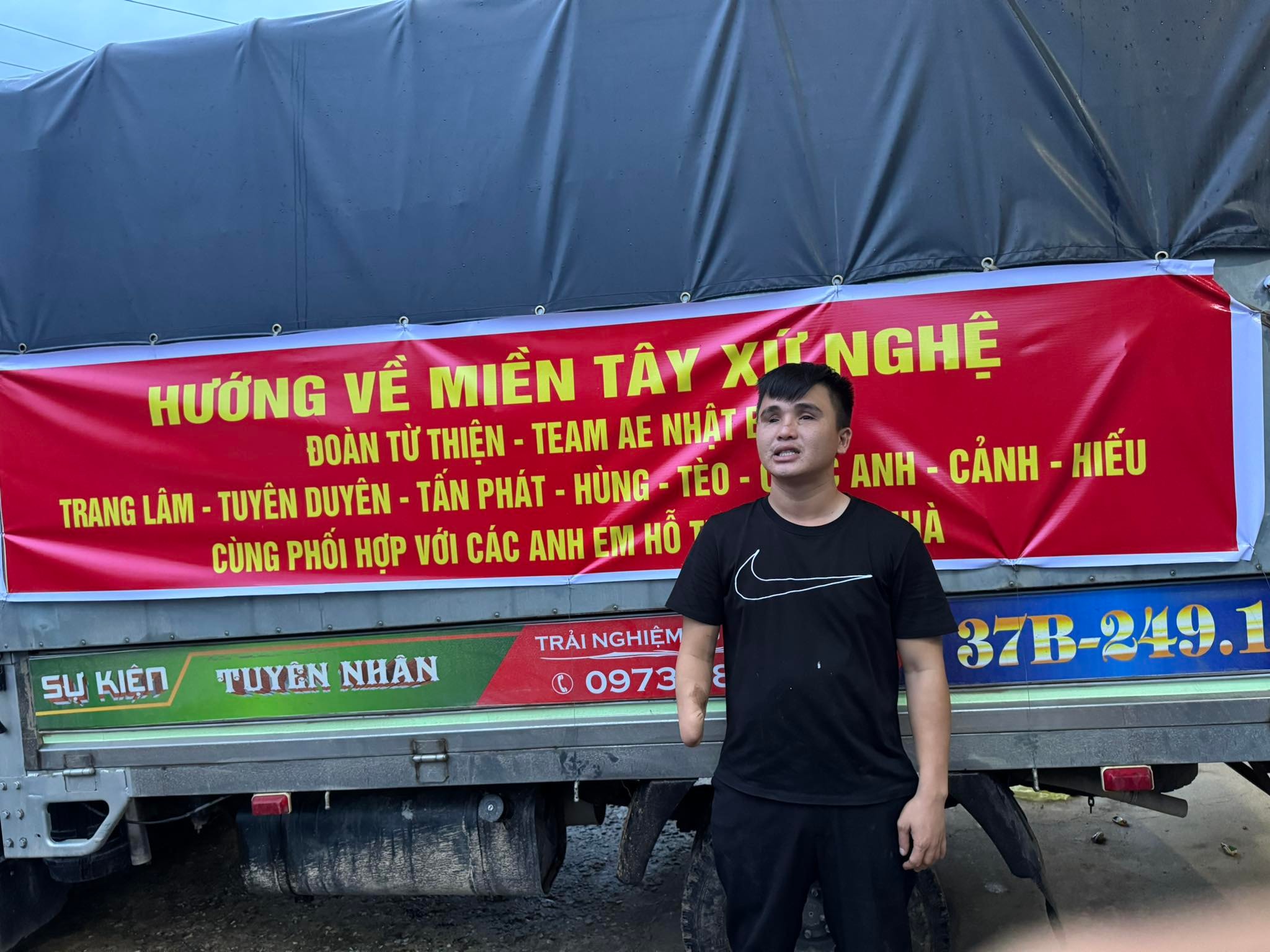 Phi Sang tham gia nhiều hoạt động thiện nguyện và được mọi người yêu quý. Ảnh: NVCC