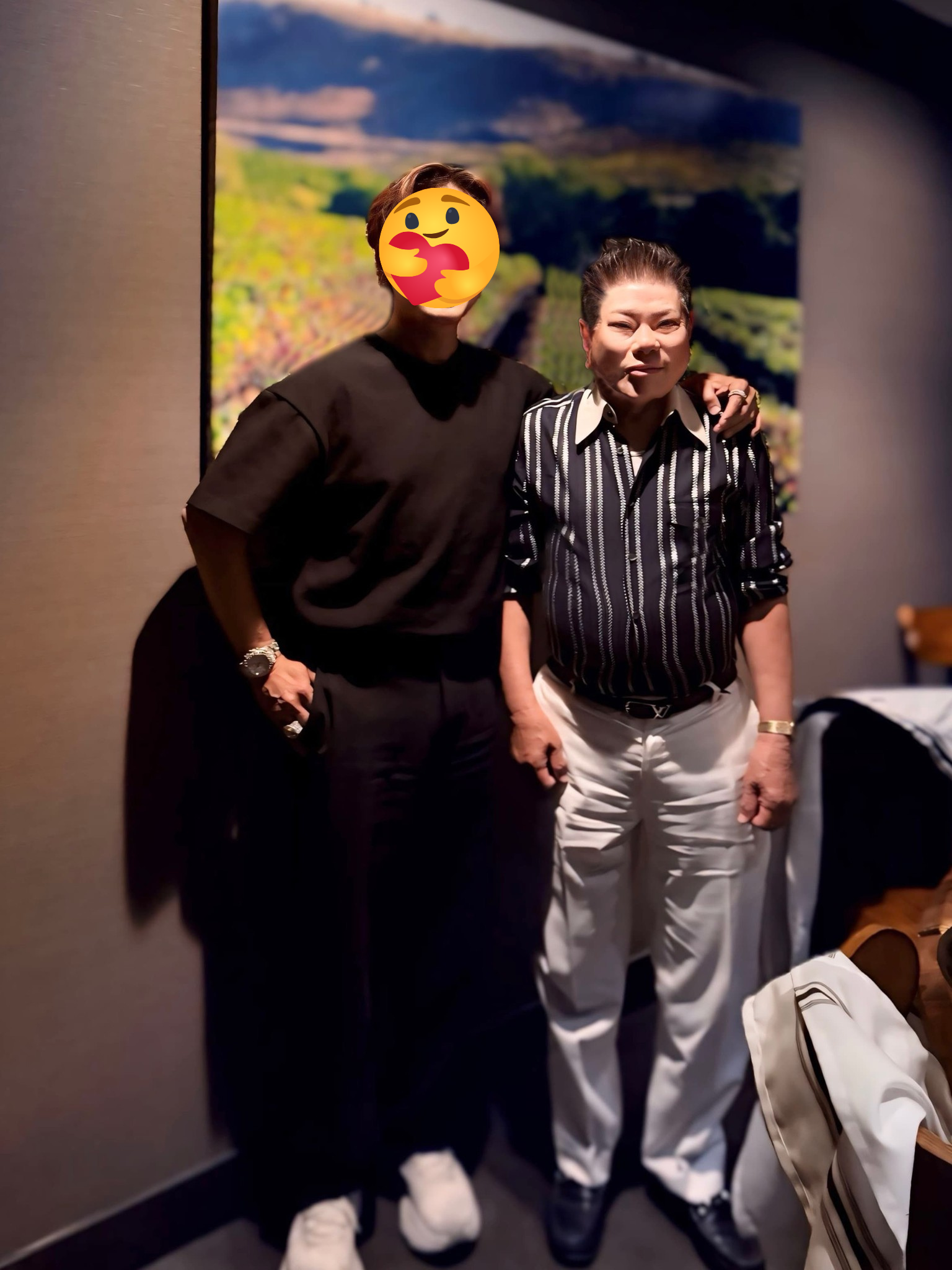 Ngoại hình hiện tại của doanh nhân Hoàng Kiều ở tuổi 81.