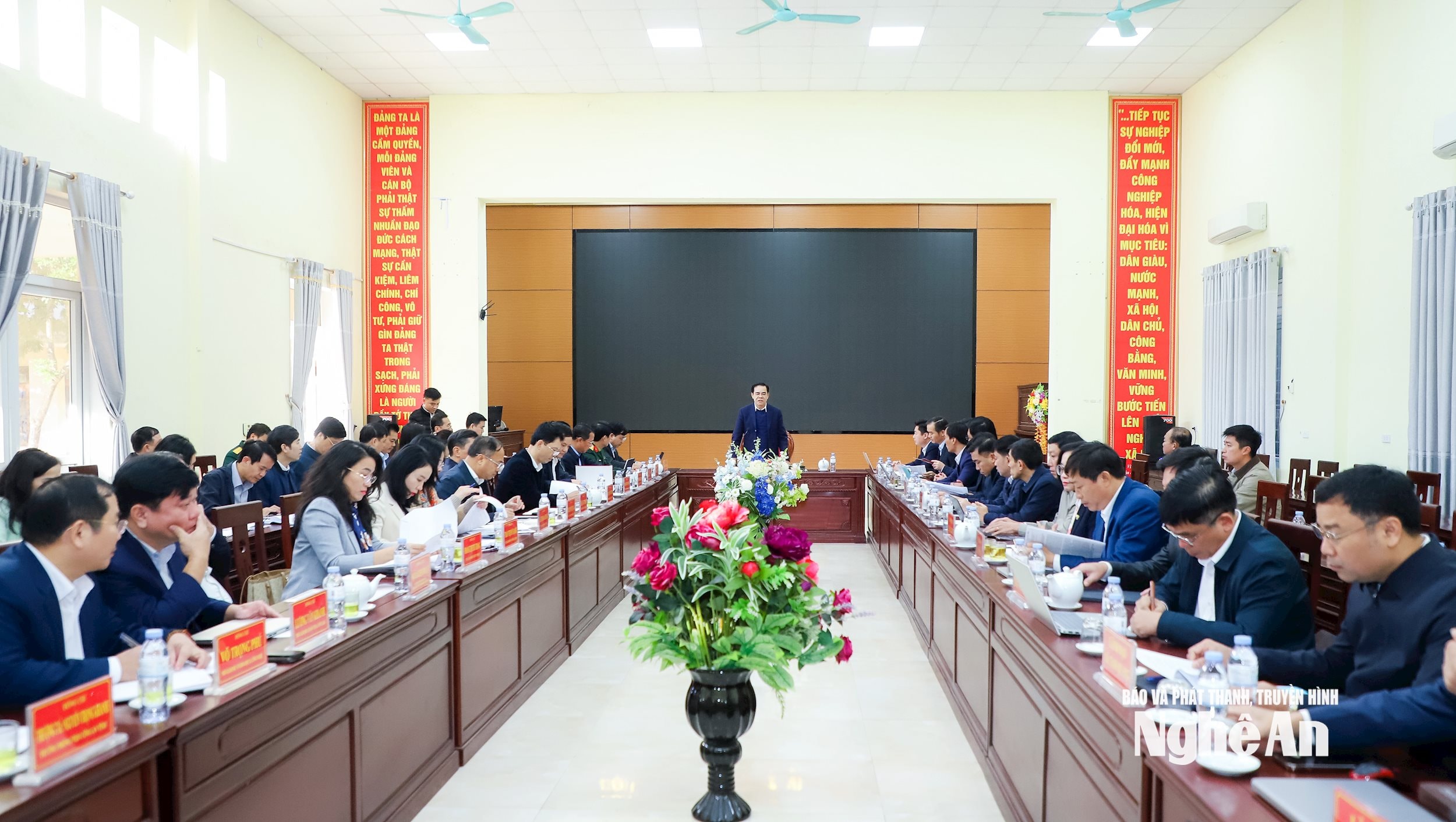 Quang cảnh cuộc làm việc. Ảnh: Thành Duy