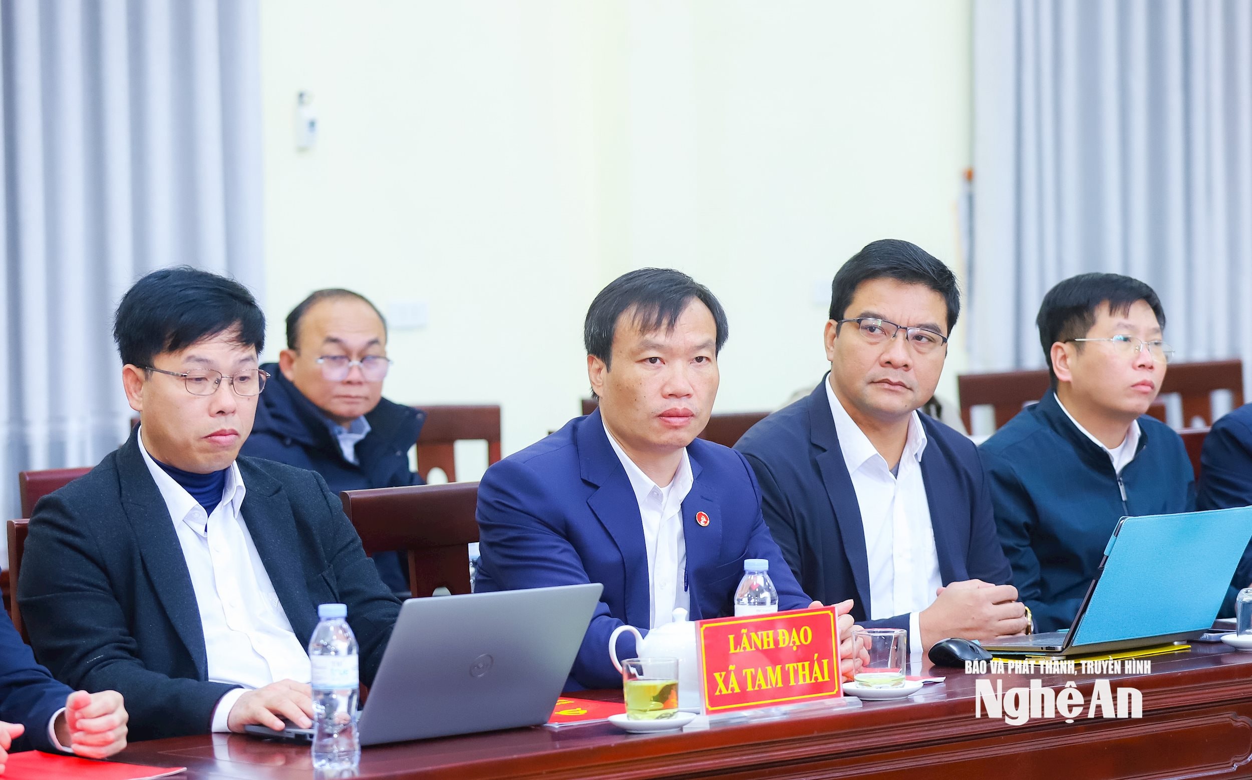 Các đồng chí lãnh đạo các xã tại cuộc làm việc. Ảnh: Thành Duy