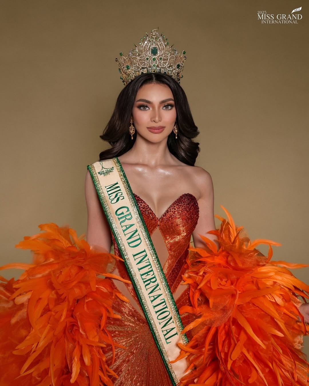 Hoa hậu Hòa bình 2025 Emma Tiglao trong đêm chung kết.