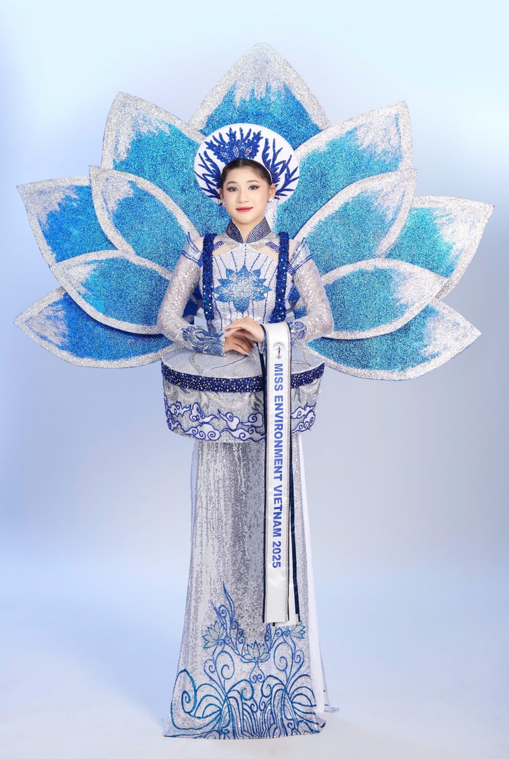 Cô gái 19 tuổi quê Lâm Đồng Trần Thị Mỹ Linh vừa khép lại hành trình thi quốc tế với thành tích Top 6.