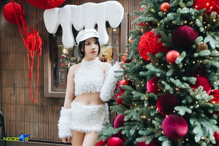 Xếp hàng chụp ảnh Noel ở con ngõ dài 100 m mang phong cách Hàn Quốc - 8