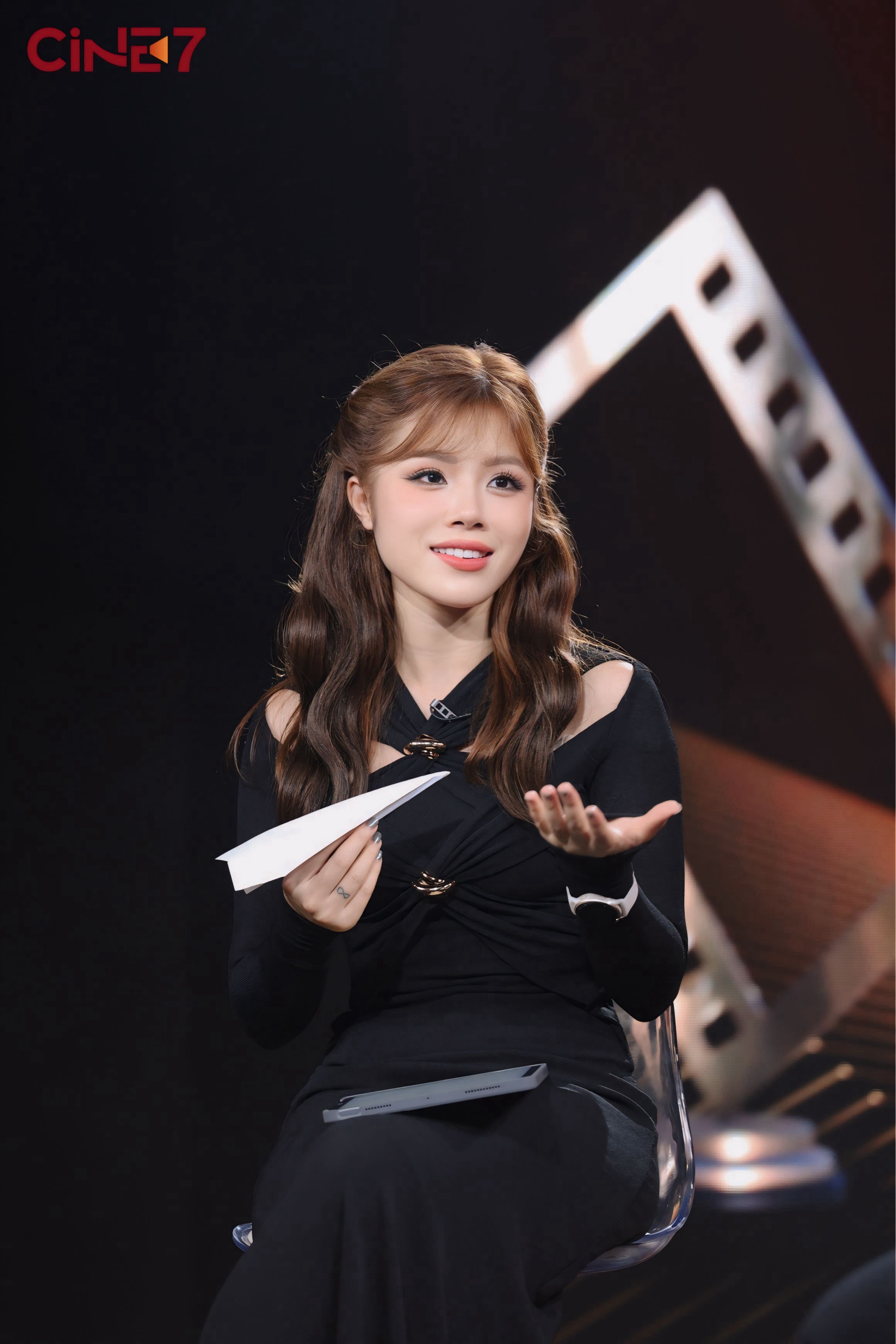 Phim điện ảnh 'Máy bay giấy' lên sóng VTV3 cuối tuần - ảnh 2.