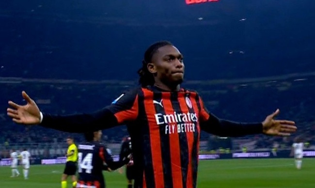 Leao ghi bàn duy nhất cho Milan.