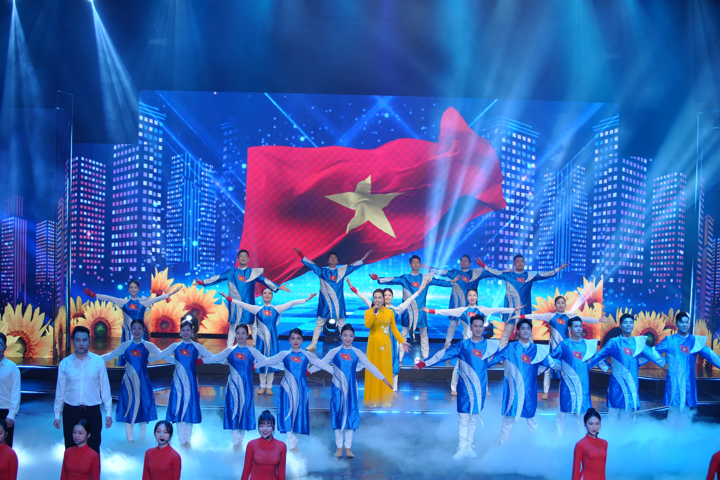 Gala Công dân số: 'Chìa khóa vàng' mở tương lai cho mọi người dân - Ảnh 1.