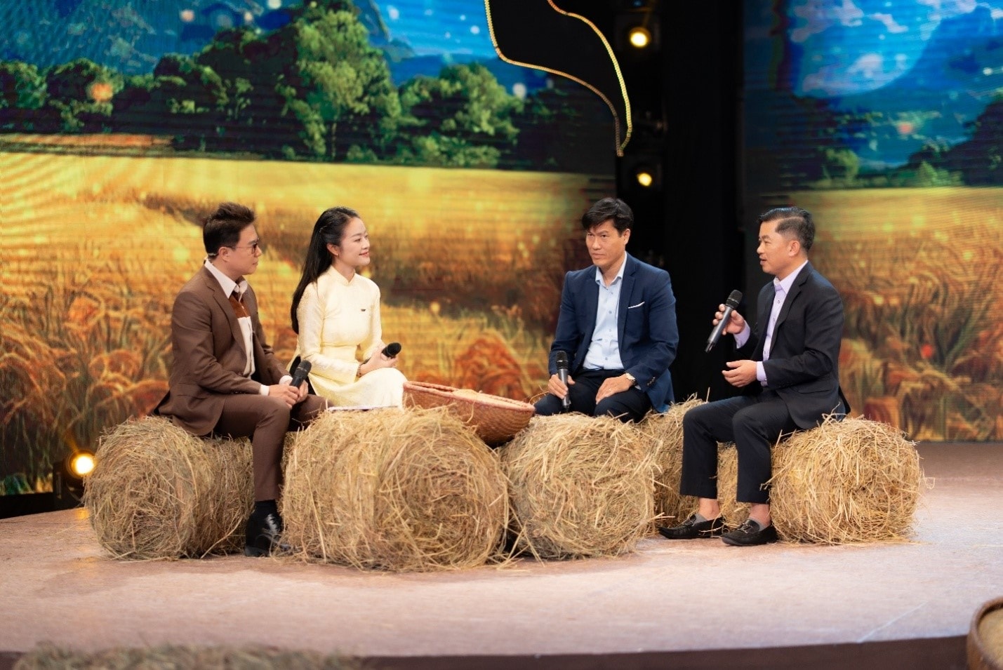 Hoạt động giao lưu cùng chuyên gia nông nghiệp Trần Trọng Đại và ông Lê Duy Nhất