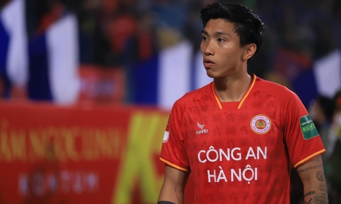 HLV châu Âu nói lời bất ngờ khi Đoàn Văn Hậu tái xuất bóng đá