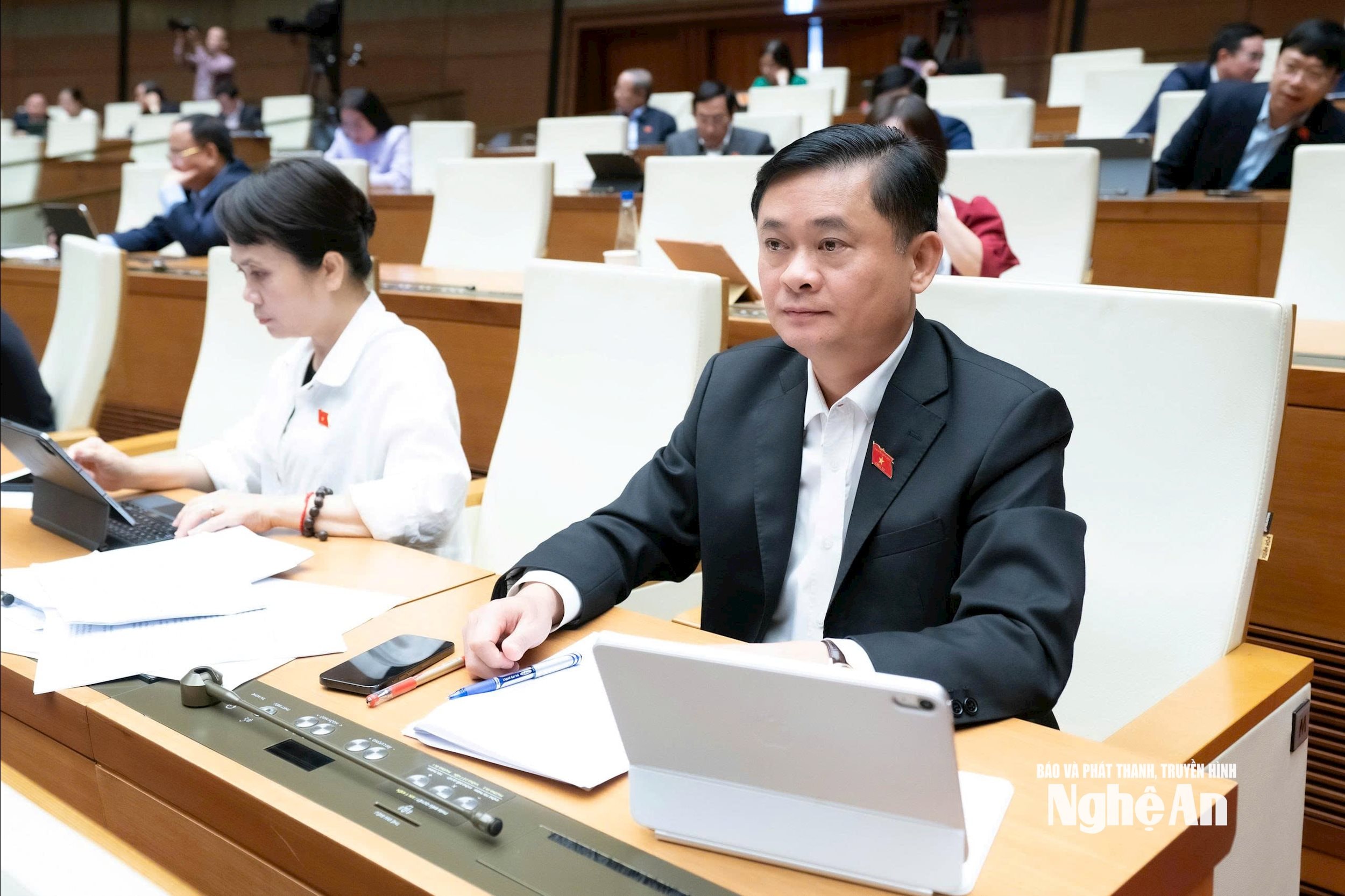 Đồng chí Thái Thanh Quý - Ủy viên Ban Chấp hành Trung ương Đảng, Phó Trưởng ban Thường trực Ban Chính sách, Chiến lược Trung ương, đại biểu đoàn Nghệ An tại phiên làm việc ngày 1/12. Ảnh: Cao Hoàng