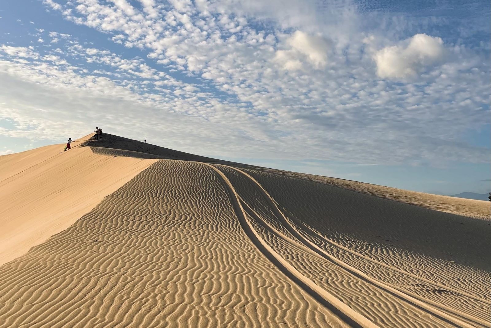 Khung cảnh đồi cát Nam Cương rộng lớn