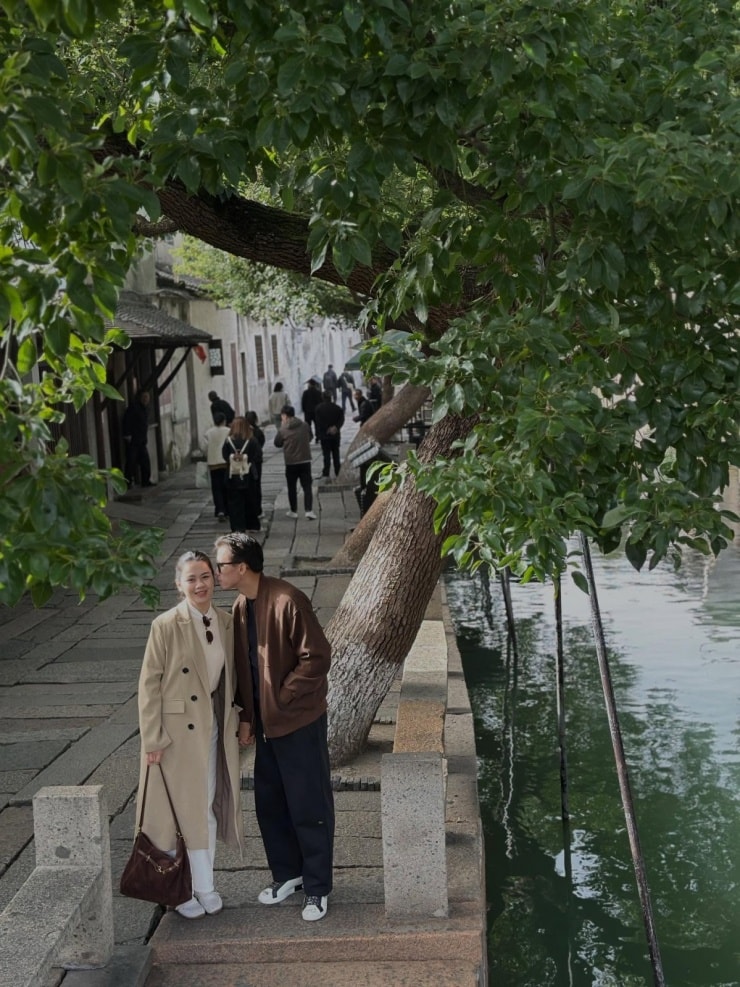 Vợ chồng Quế Ngọc Hải rong ruổi Ô Trấn cuối thu - 2