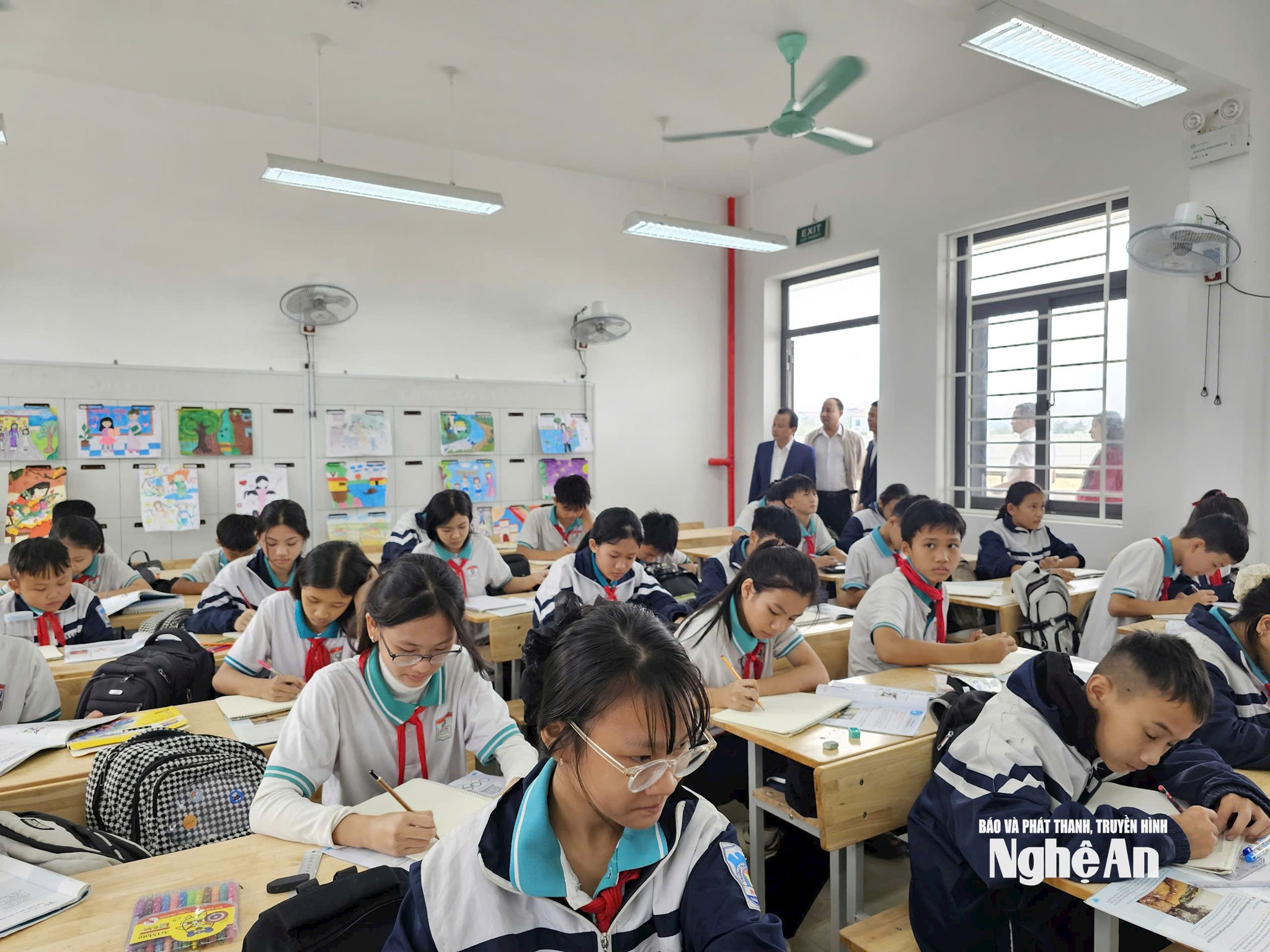 Lãnh đạo phường Vinh Phú