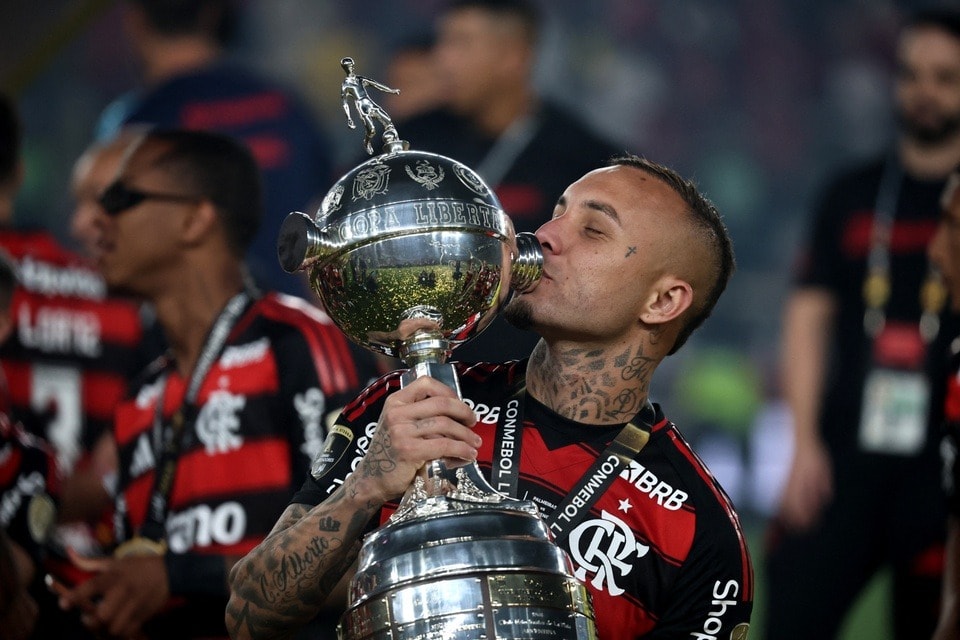 Flamengo giành Copa Libertadores, danh hiệu tương đương Champions League ở châu Âu.