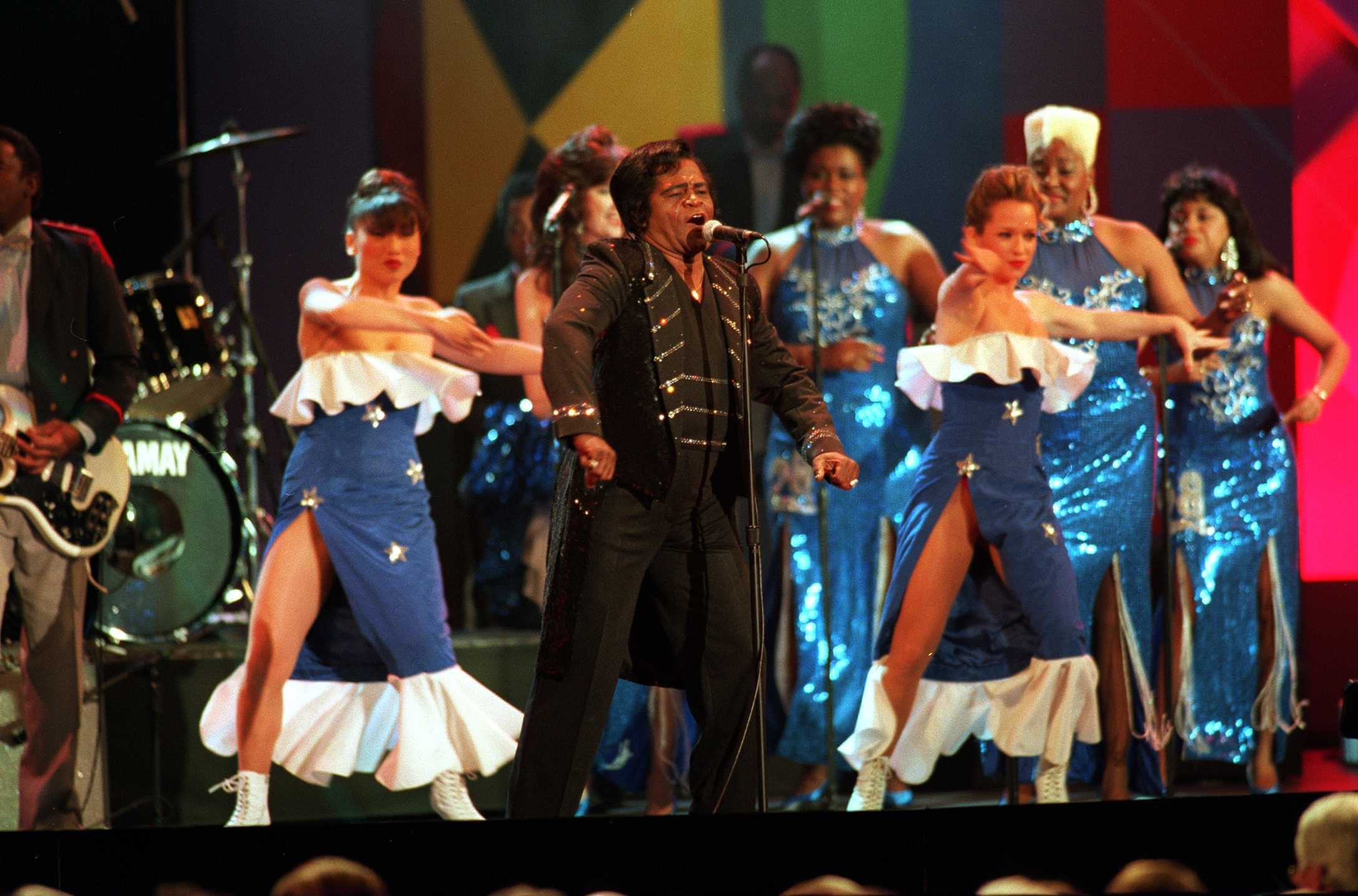 James Brown và màn trình diễn tại lễ bốc thăm
