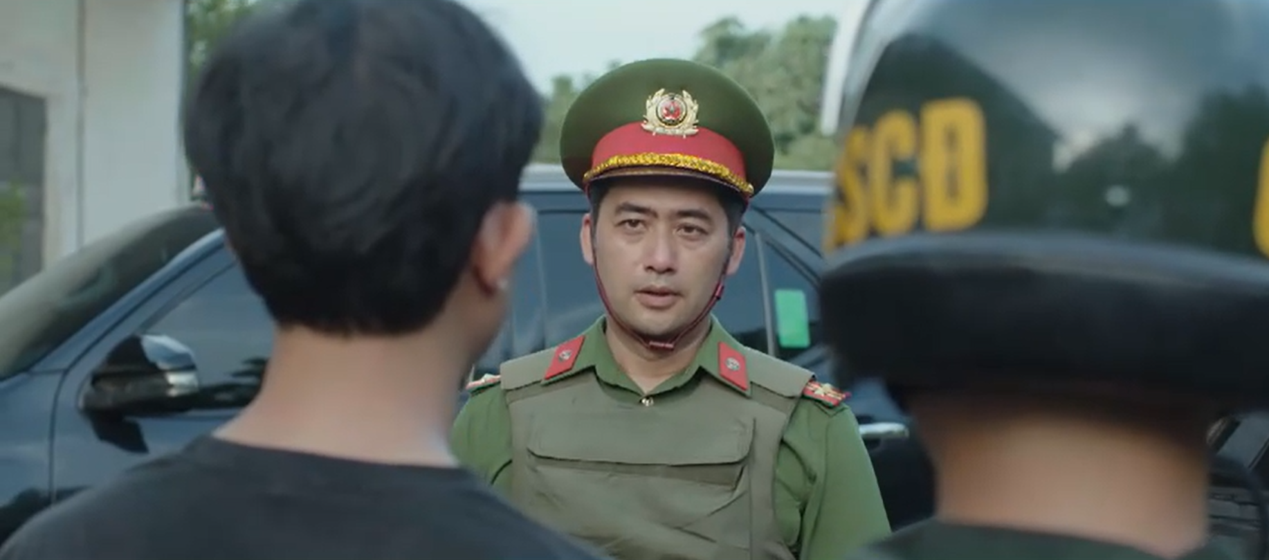 Lằn ranh - Tập 22: Hàng loạt quan chức Việt Đông bị bắt vì đánh bạc- Ảnh 3.