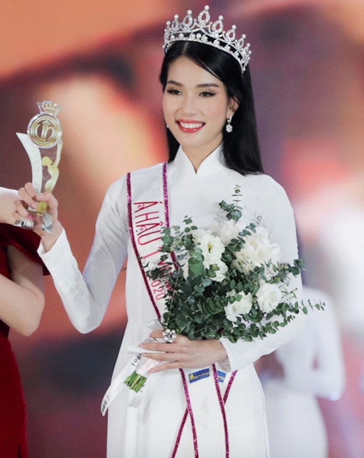 Á hậu Việt vừa nhận học bổng tiến sĩ: Từng làm MC VTV, hôn nhân viên mãn tuổi 27- Ảnh 1.