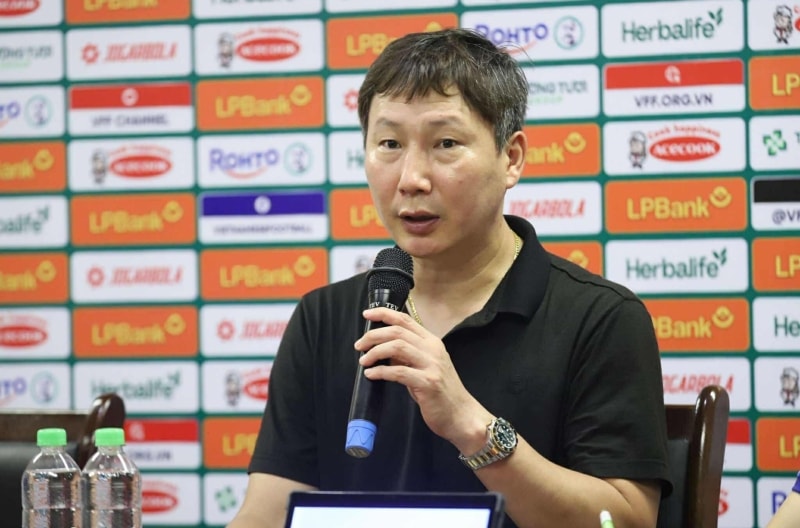 HLV Kim Sang Sik lo 1 điều trước trận U22 Việt Nam gặp Lào