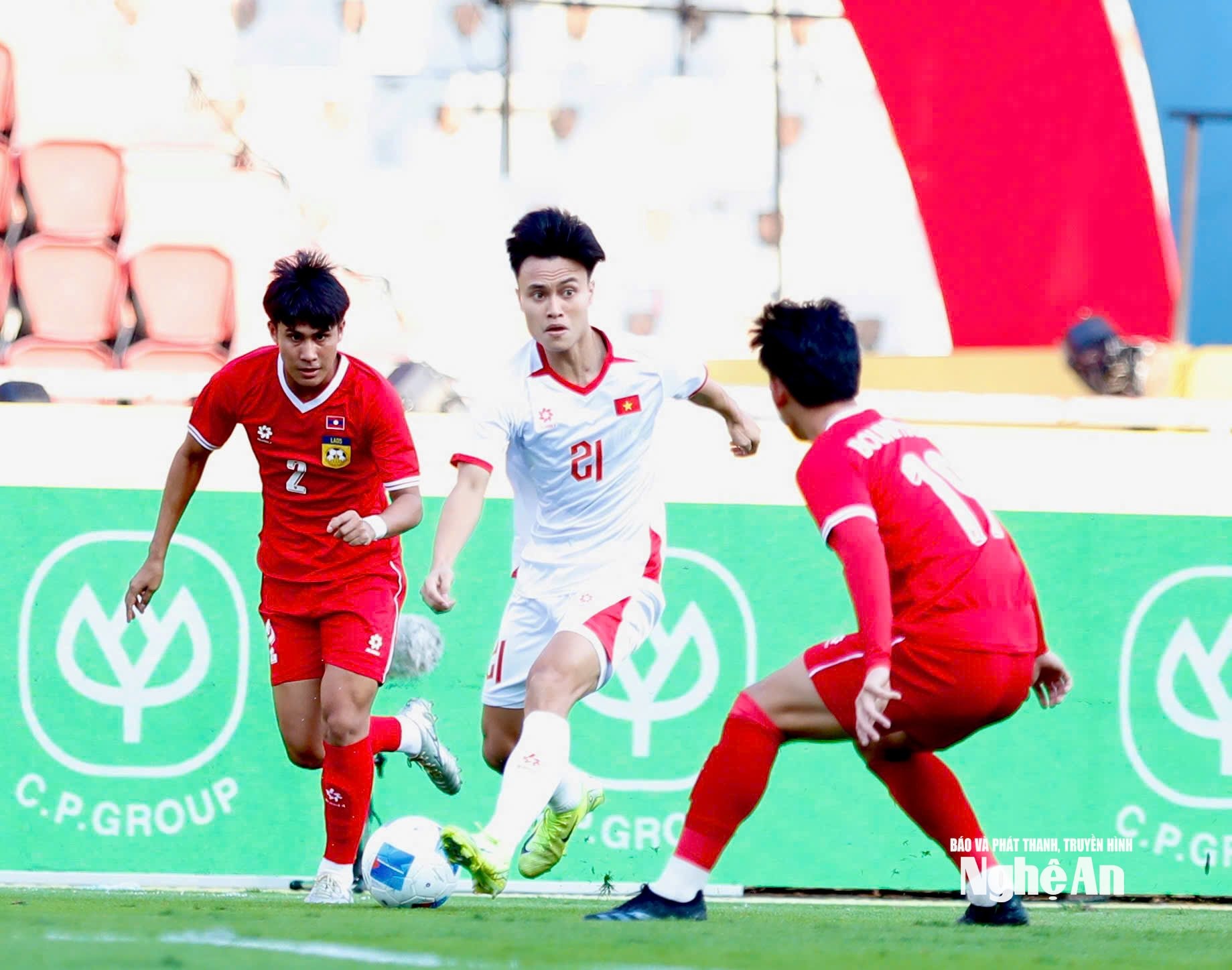 2408275852510411228 (2)