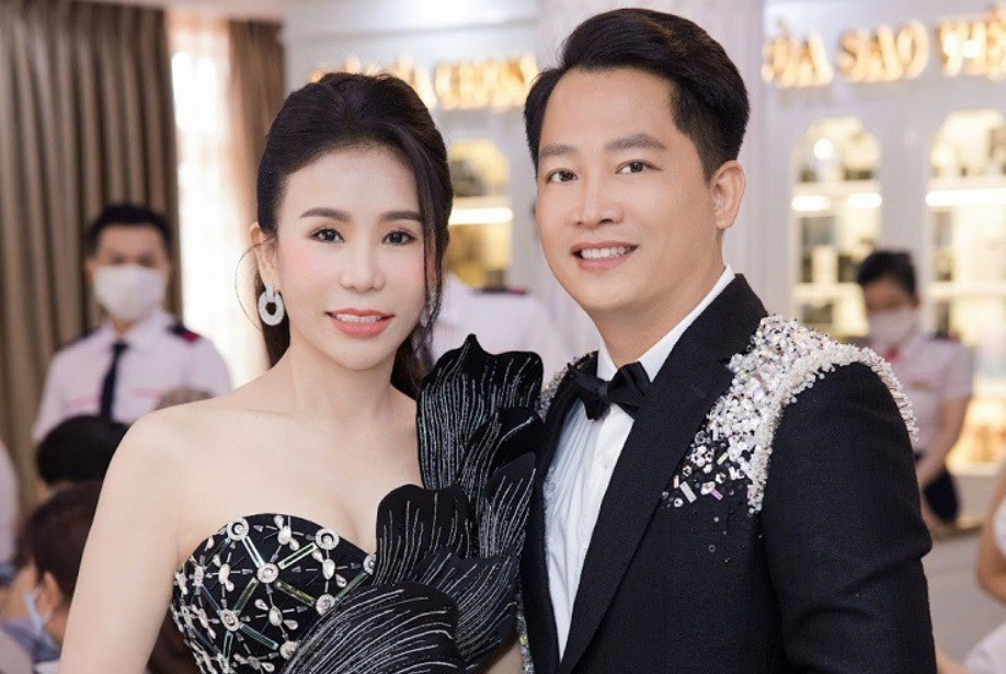 Vợ chồng Đoàn Di Băng, vợ chồng chủ hệ thống Mailisa (phải).