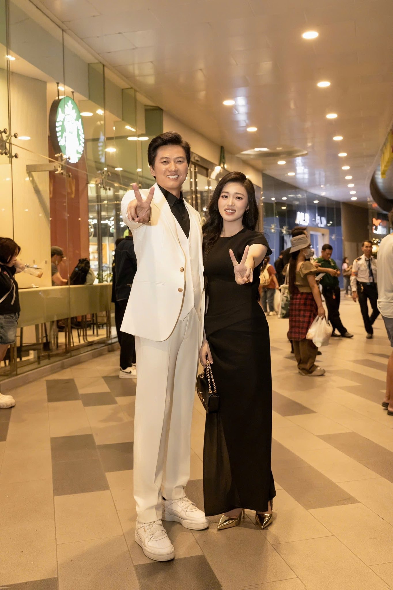 Vợ kém 16 tuổi bị chê xuề xoà, làm lố trong ngày kỷ niệm yêu, Quách Ngọc Tuyên phản ứng- Ảnh 6.