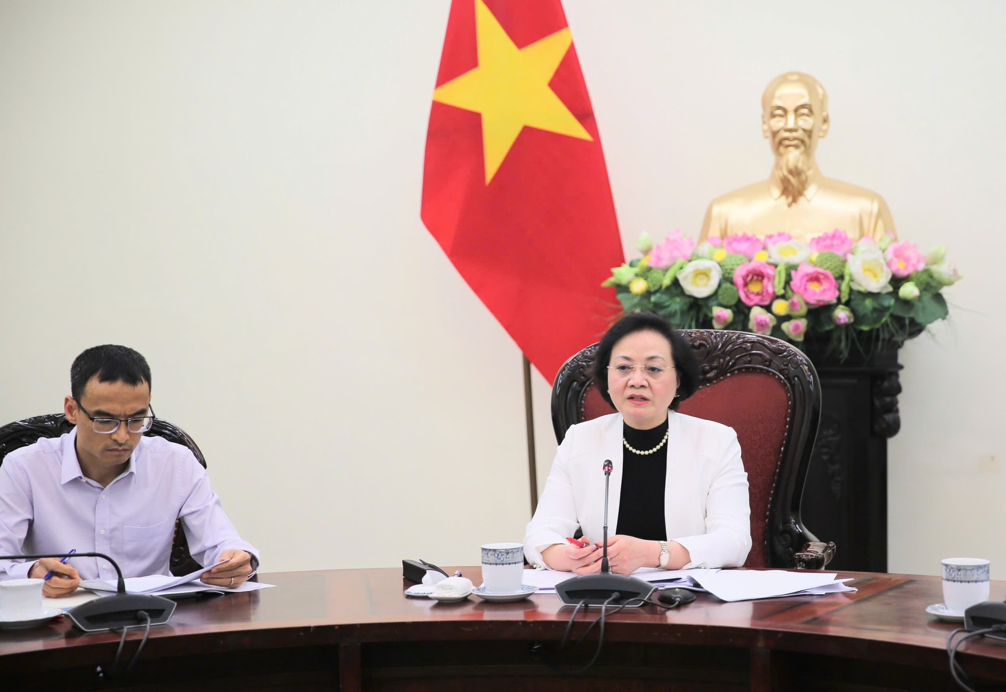 Phó Thủ tướng Phạm Thị Thanh Trà yêu cầu rà soát kỹ phương pháp đánh giá cán bộ, công chức- Ảnh 2. Phó Thủ tướng Phạm Thị Thanh Trà yêu cầu rà soát kỹ phương pháp đánh giá cán bộ, công chức- Ảnh 2.