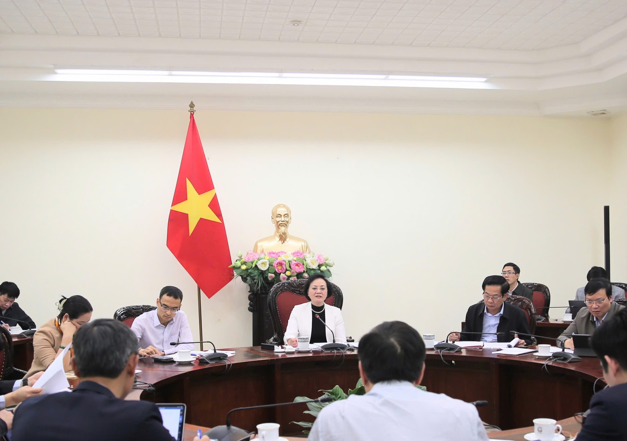 Phó Thủ tướng Phạm Thị Thanh Trà yêu cầu rà soát kỹ phương pháp đánh giá cán bộ, công chức- Ảnh 3. Phó Thủ tướng Phạm Thị Thanh Trà yêu cầu rà soát kỹ phương pháp đánh giá cán bộ, công chức- Ảnh 3.