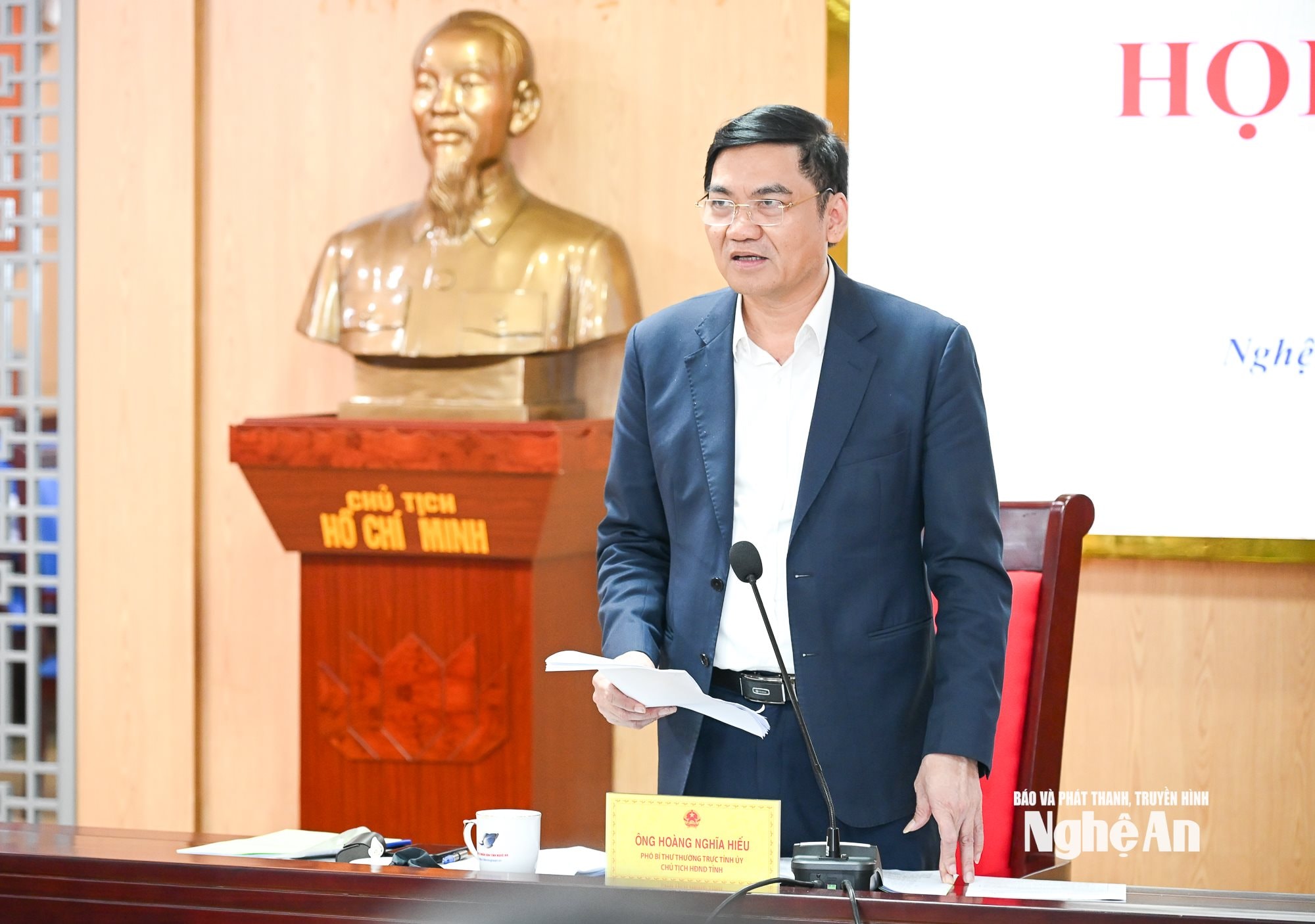 Đồng chí Hoàng Nghĩa Hiếu - Phó Bí thư Thường trực Tỉnh ủy, Chủ tịch HĐND tỉnh phát biểu kết luận phiên thẩm tra. Ảnh: Thành Cưo