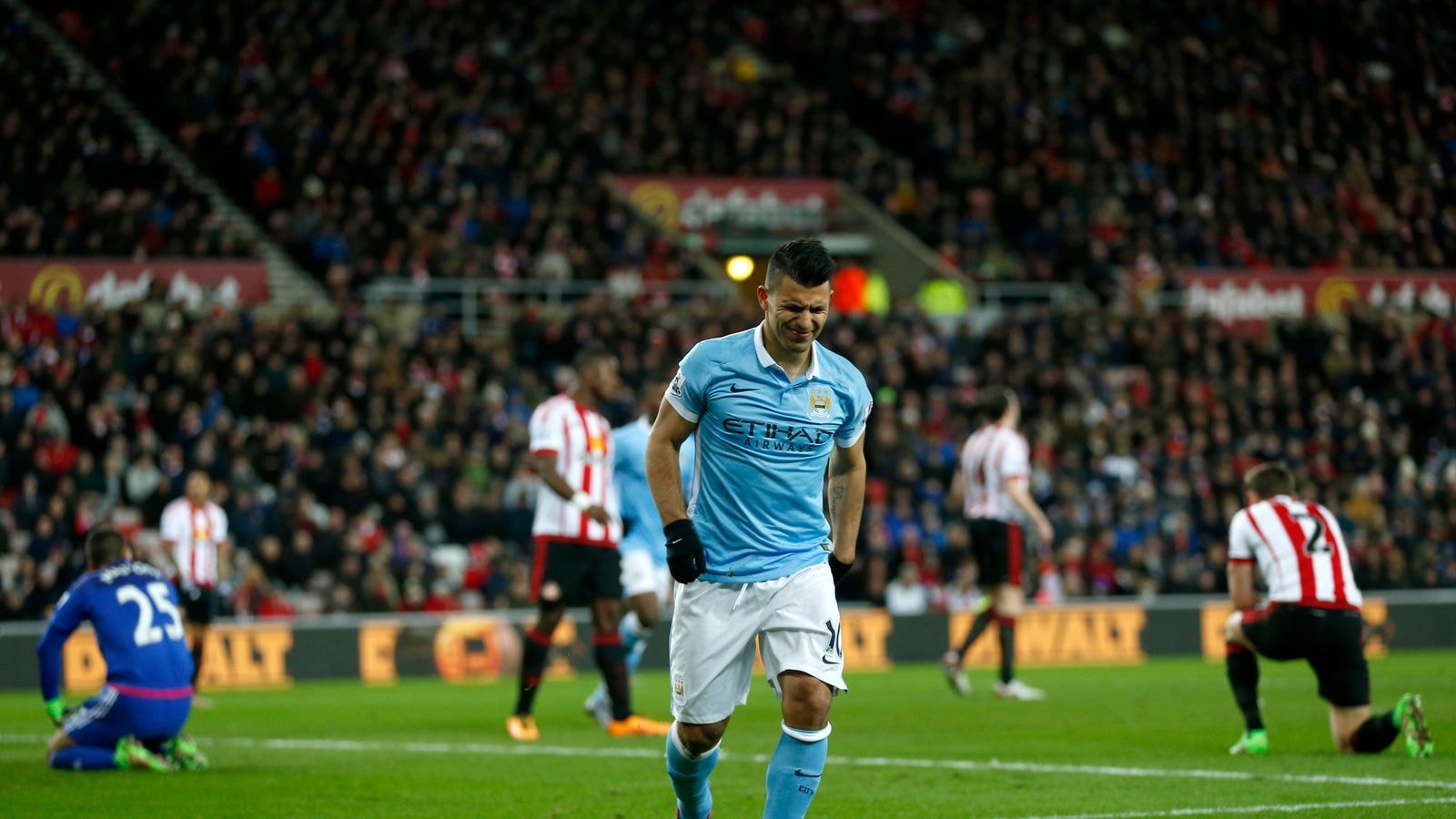 Sunderland 0-1 Manchester City: In-form Sergio Aguero downs Black Cats | Football News | Sky Sports
