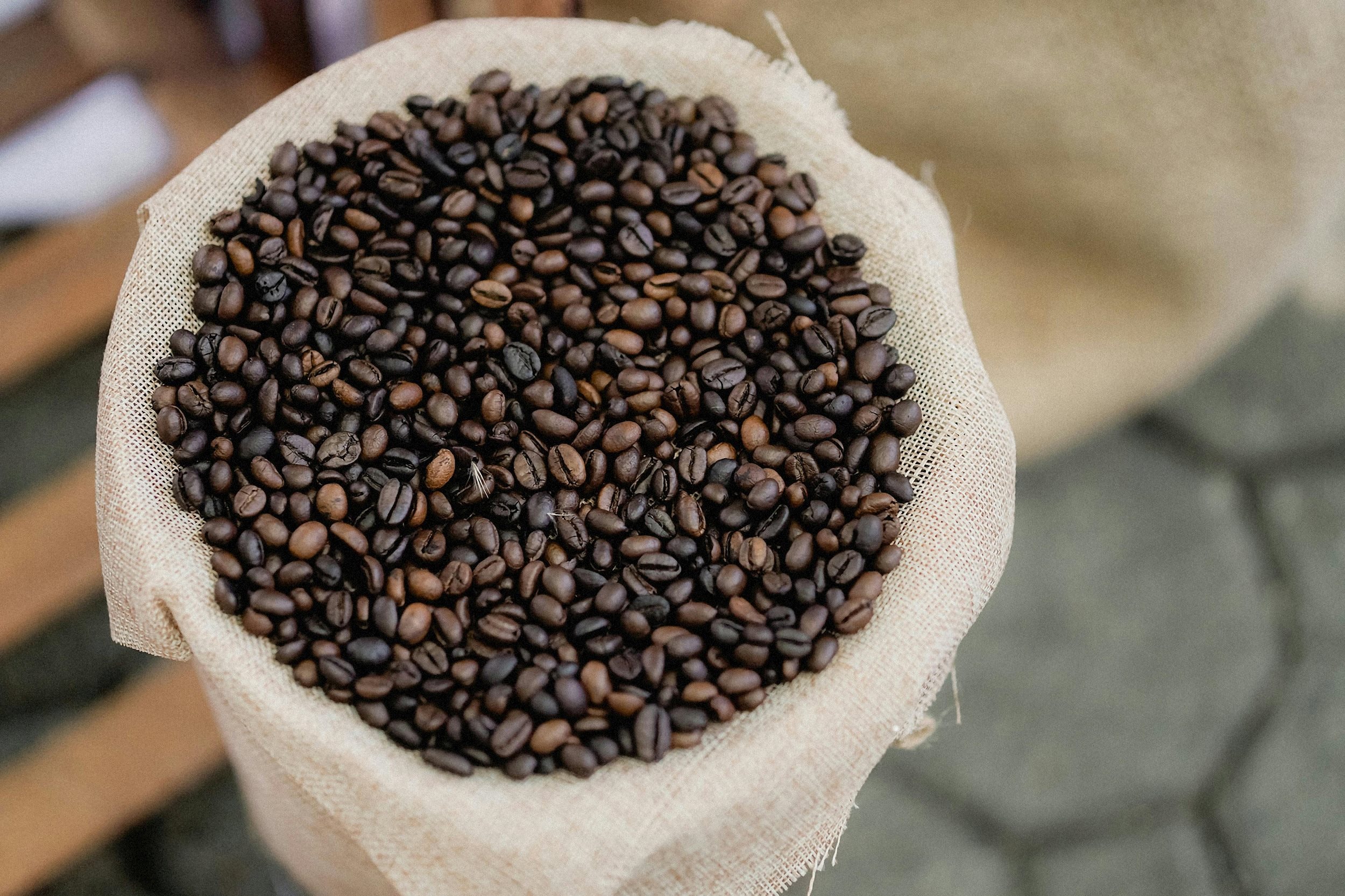 តម្លៃកាហ្វេថ្ងៃនេះ ថ្ងៃទី 5 ខែធ្នូ ឆ្នាំ 2025៖ ការធ្លាក់ចុះយ៉ាងខ្លាំងសម្រាប់វគ្គទីបីជាប់ៗគ្នា។