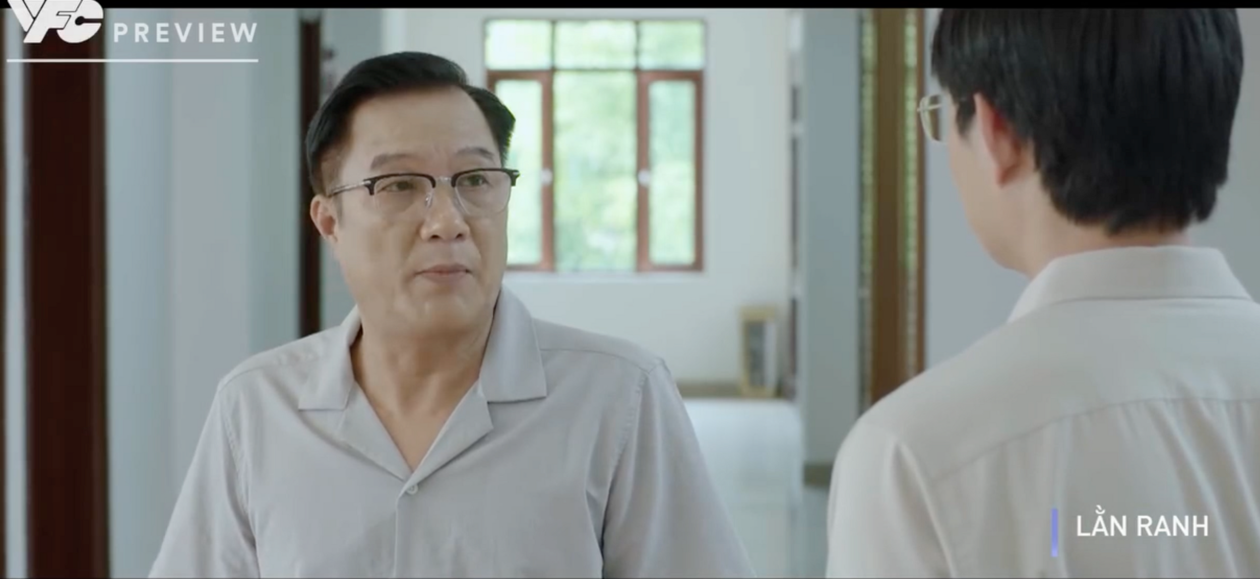 Lằn ranh - Tập 25: Khắc khôn khéo nhận trách nhiệm khi cấp dưới bị bắt vì tội đánh bạc- Ảnh 2.