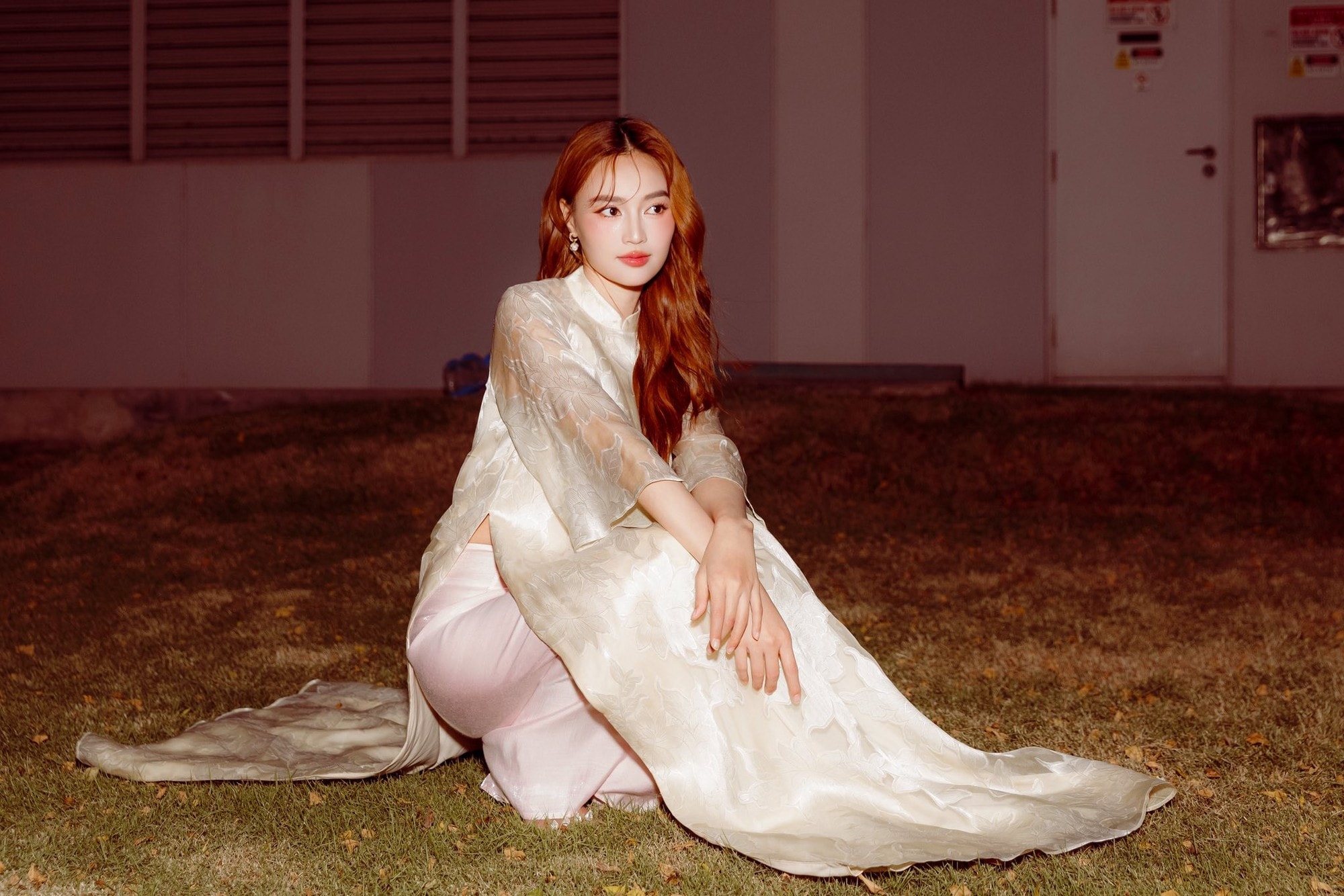 Ninh Dương Lan Ngọc xuất hiện rạng rỡ tại một sự kiện.