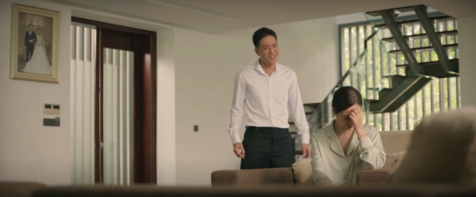 Ngân đối chất với Nghiêm trong phim Cách em 1 milimet tập 27.