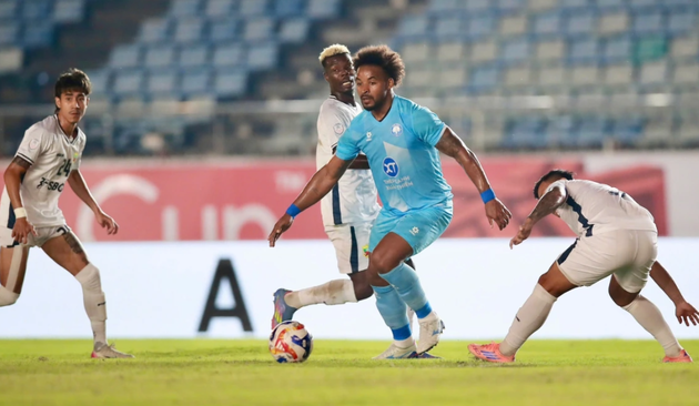 Xuân Son chơi tuyệt hay trước Shan United.