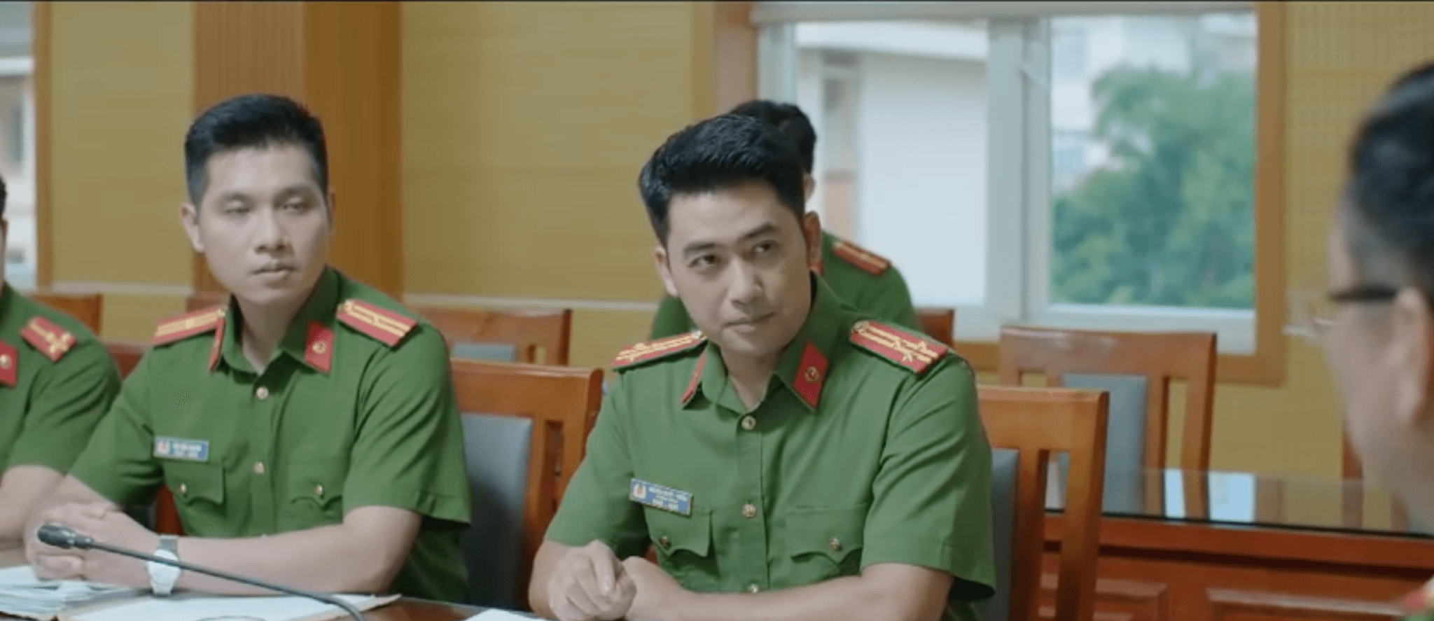Bí thư tỉnh Trần Sơn chủ trì cuộc họp quyết định nhân sự.