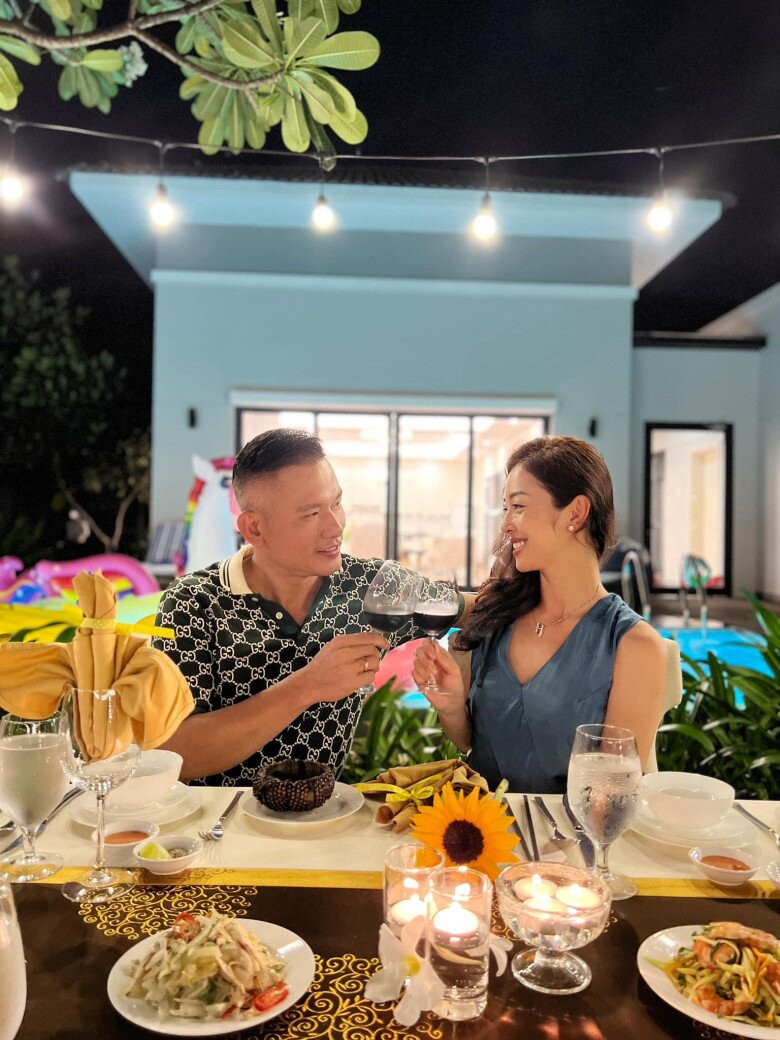 Jennifer Phạm và chồng đại gia thường xuyên hẹn hò để hâm nóng tình cảm.