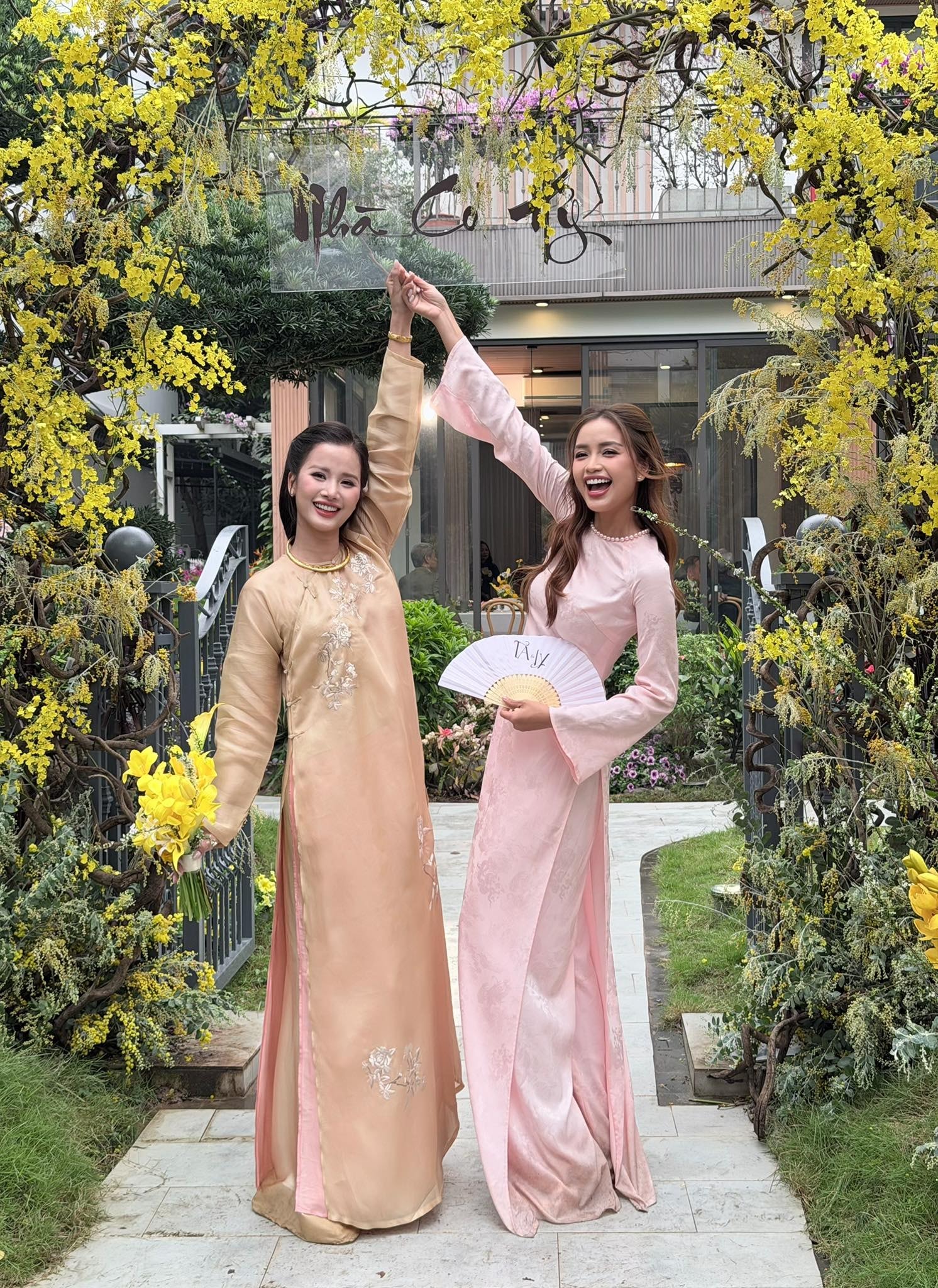 Ngọc Châu hào hứng trong ngày trọng đại của Hương Ly