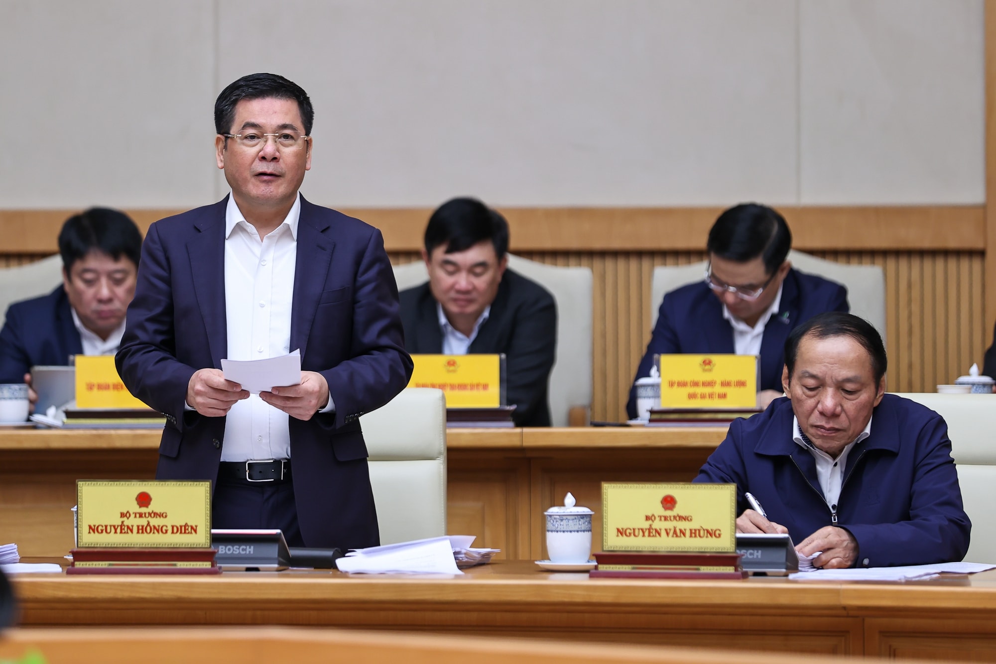 Thủ tướng: Phải bảo đảm 'mọi người đều có nhà, mọi gia đình đều có Tết'- Ảnh 7.