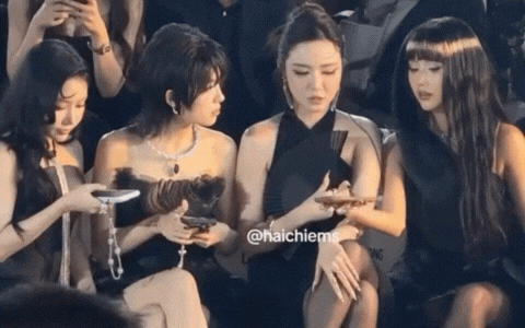 Bích Phương sao lại bị đối xử thế này?- Ảnh 1.