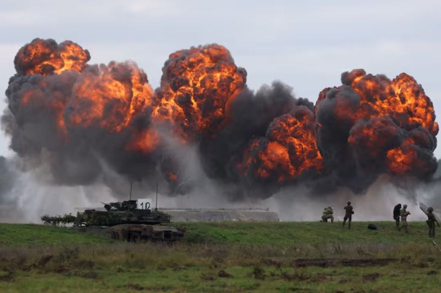 Quân đội Ba Lan cùng binh lính NATO tổ chức tập trận quân sự tại thao trường bắn ở Wierzbiny hồi tháng 9