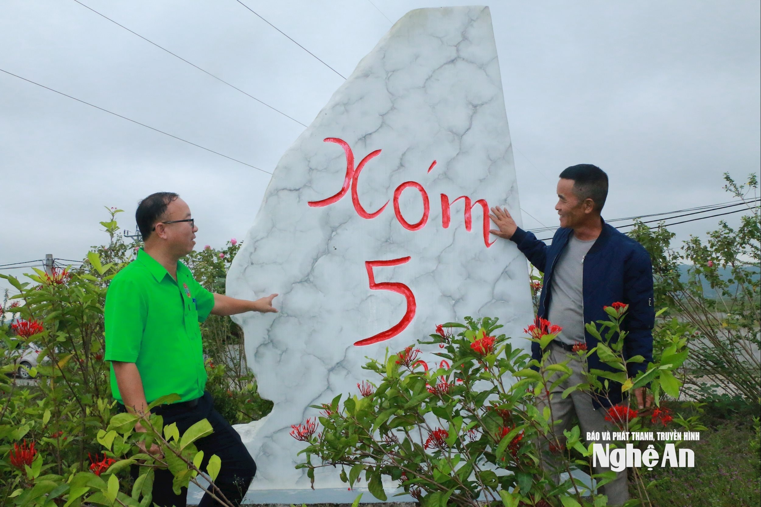 Mọi công trình ở xóm 5 Nghi Văn ( xã Văn Kiều) chủ yếu từ nguồn xã hội hoá. Ảnh GH