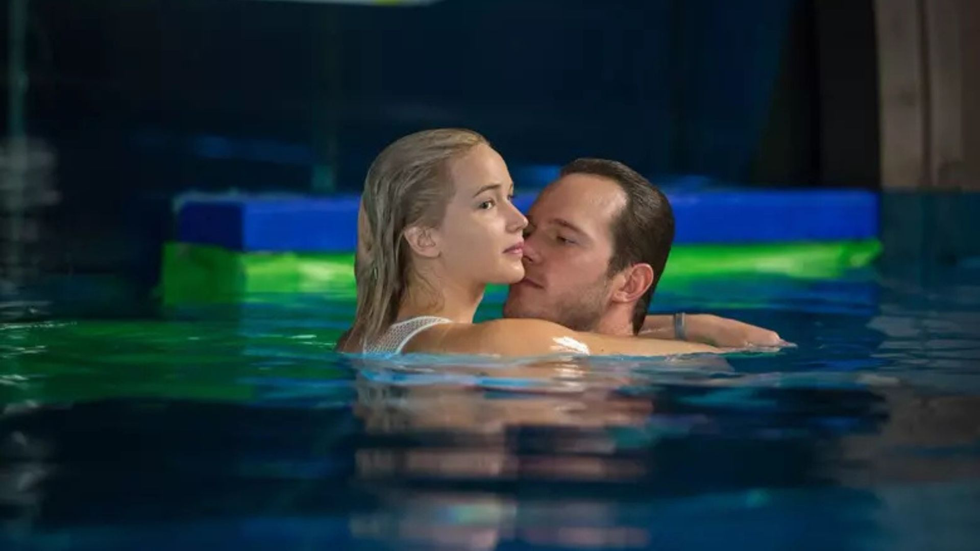 Phản ứng hóa học ấn tượng của Jennifer Lawrence và Chris Pratt trong Passengers