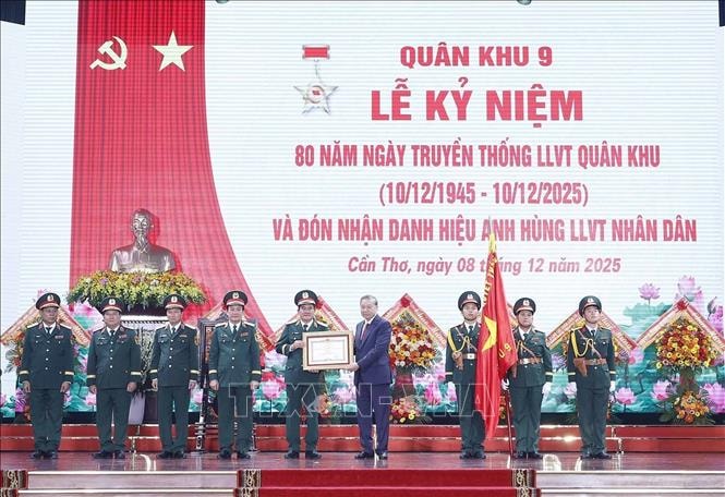 Tổng Bí thư Tô Lâm: Tập trung xây dựng lực lượng vũ trang Quân khu 9 cách mạng, chính quy, tinh nhuệ, hiện đại- Ảnh 6.