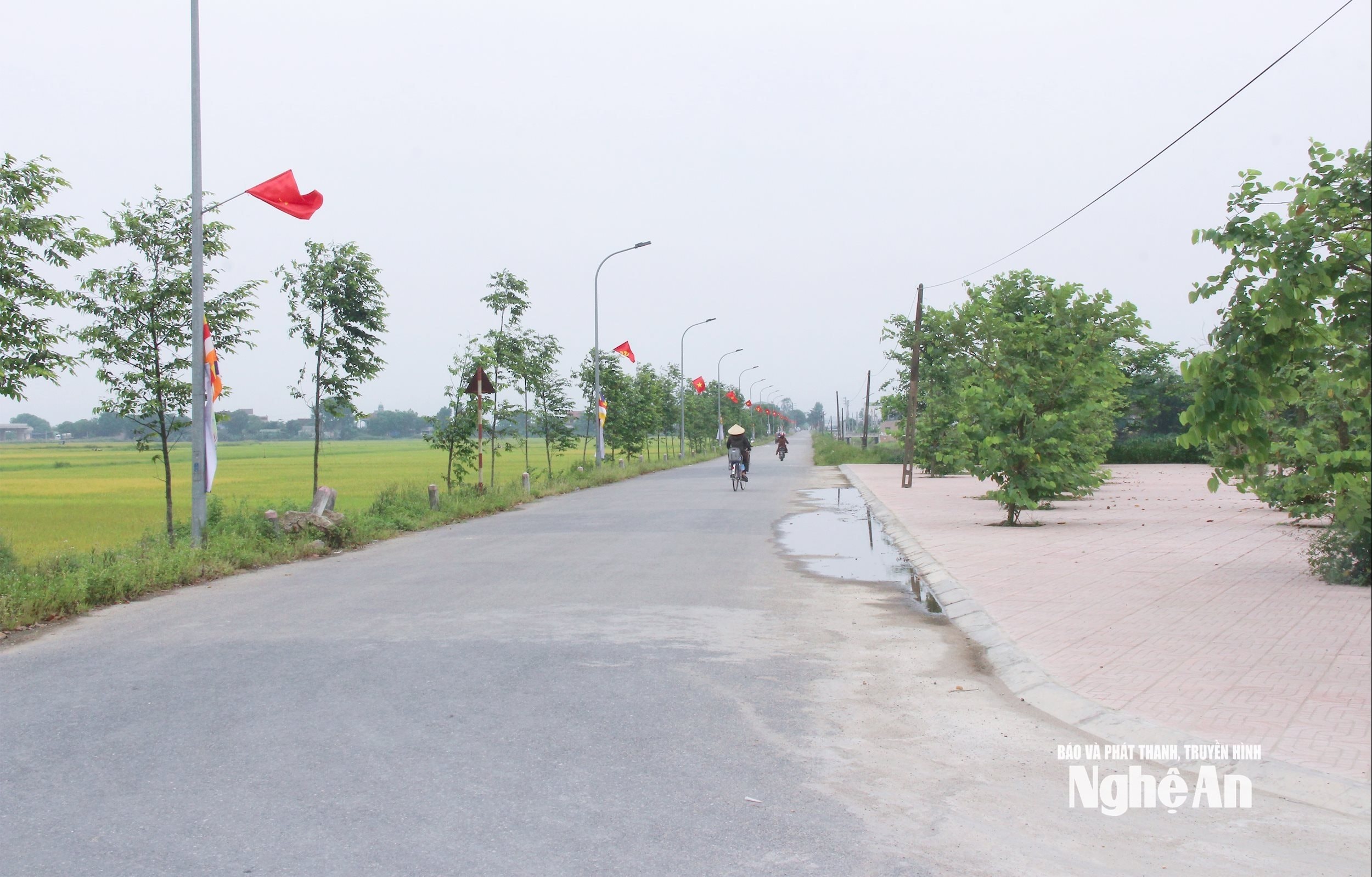  Hạ tầng giao thông ở xã Hưng Nguyên Nam được đầu tư đồng bộ. Ảnh- Mai Hoa