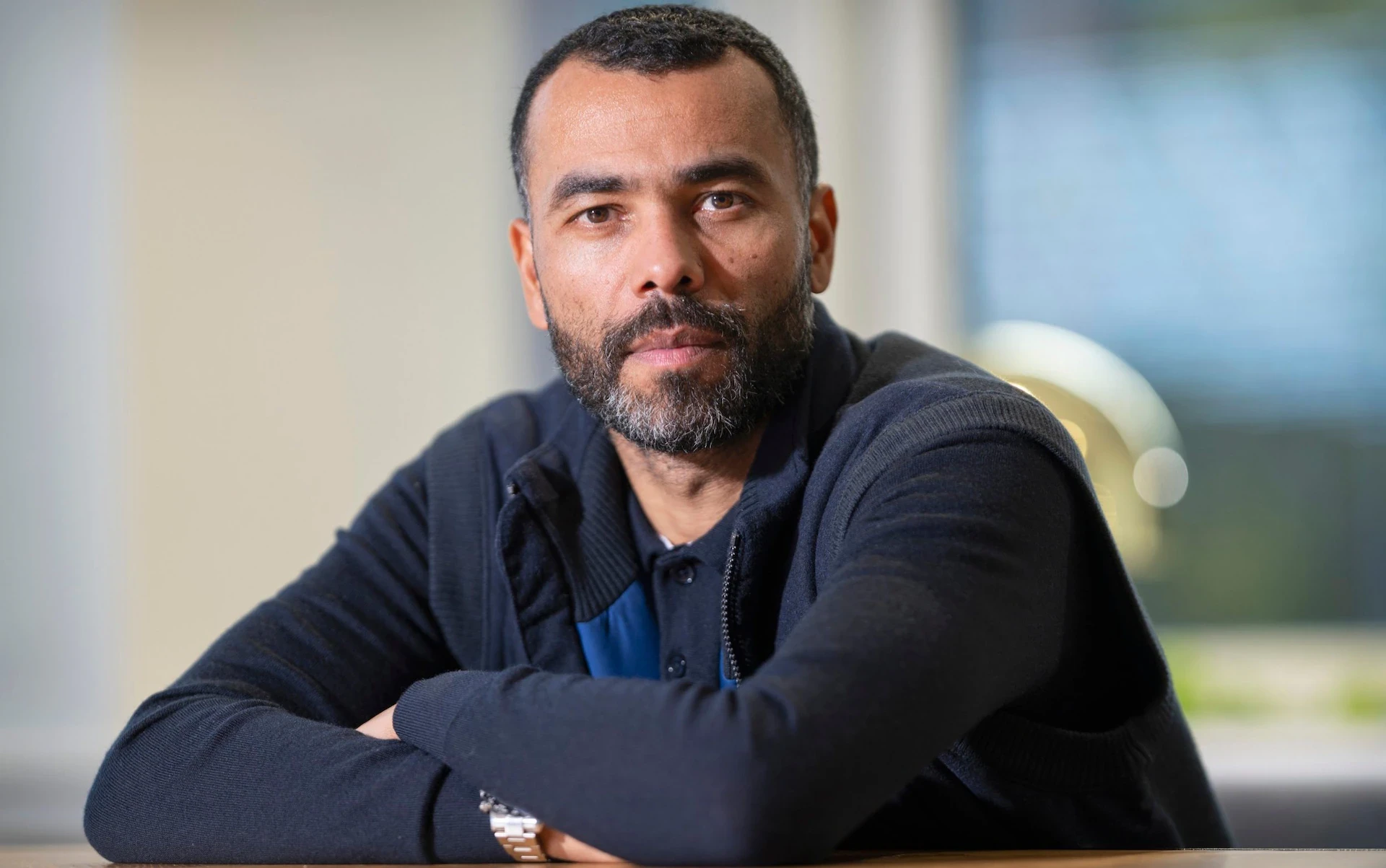 Huyền thoại Ashley Cole chia sẻ về hành trình huấn luyện của mình